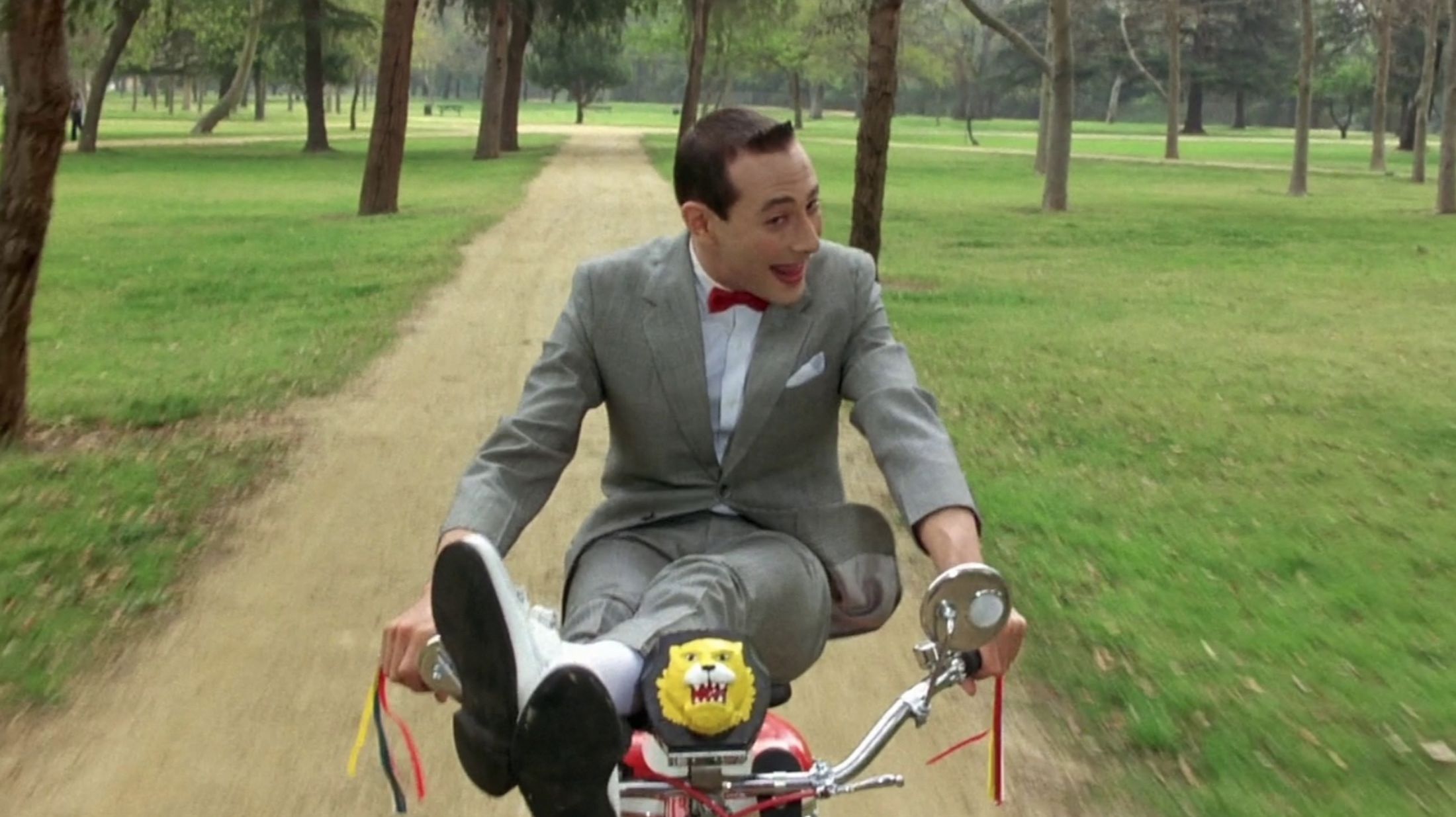 Пи ви. Pee-Wee's big Adventure (1985). Pee Wee Crayton Memorial. Pee Wee, "сын Сэма" собака. Cidro and pee Wee.