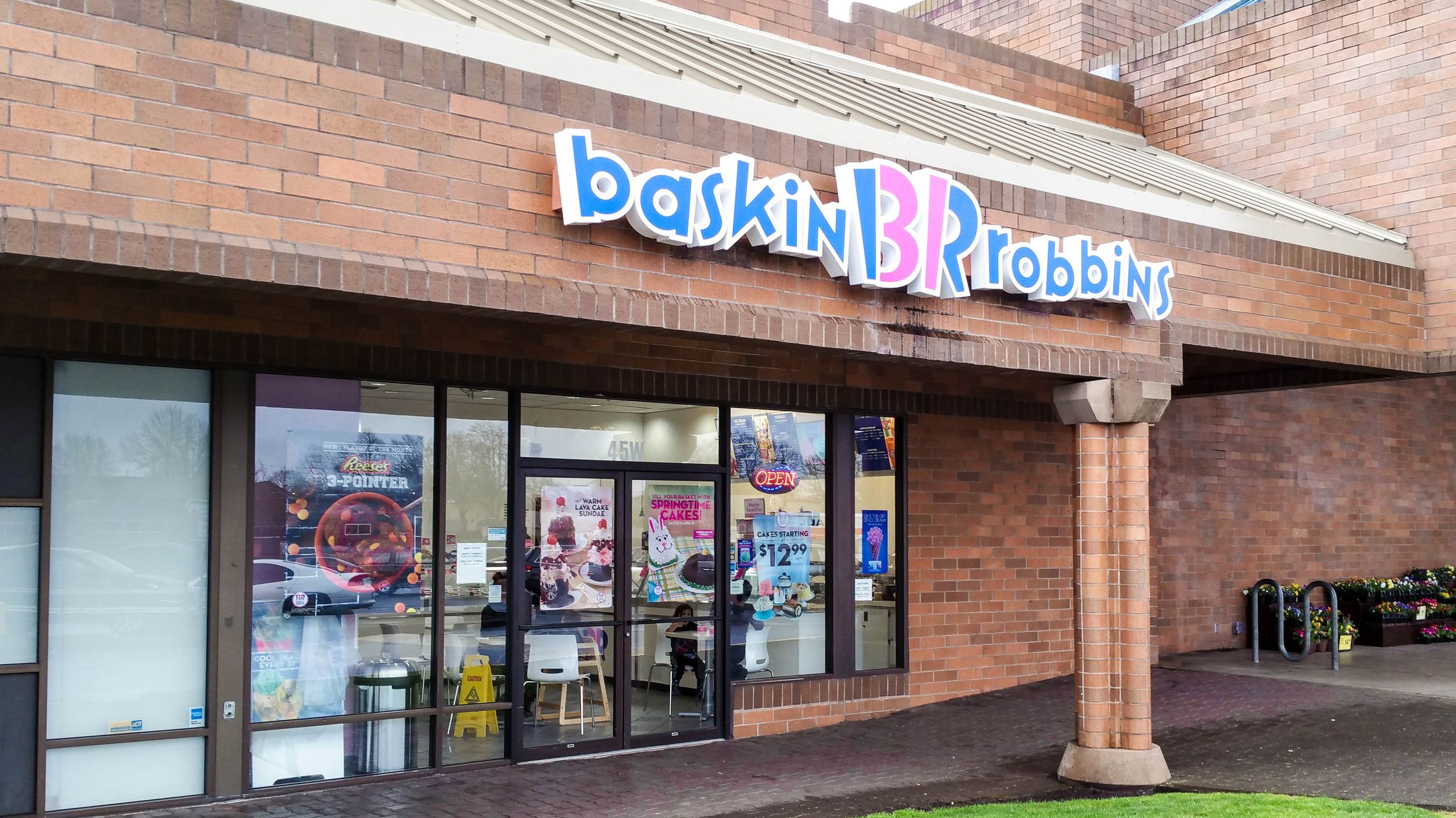 14-single-scoops-you-didn-t-know-about-baskin-robbins-mental-floss