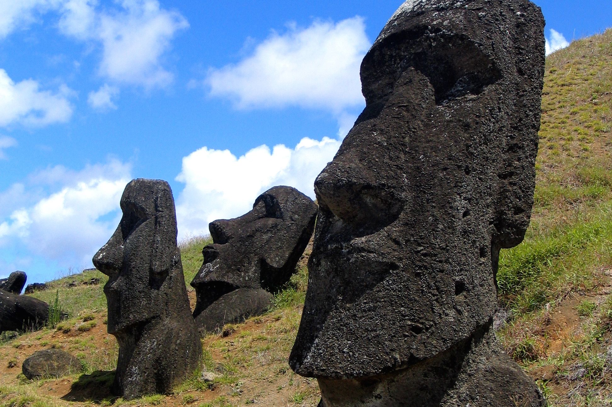 Researchers Unveil An Unusual New Theory For How Easter Island S Statues Were Made Mental Floss