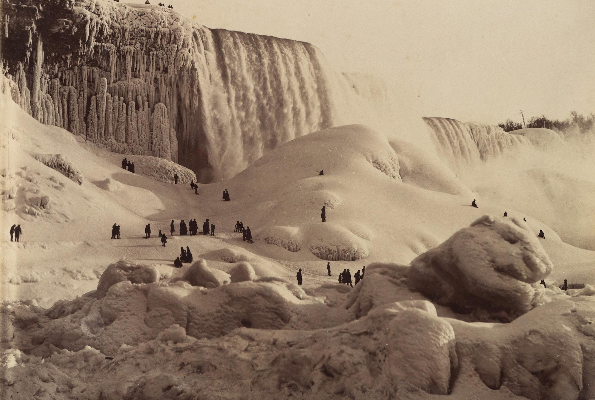 Niagara Falls Ice Bridge Photos Taken Before the Disaster - Vimarsana News