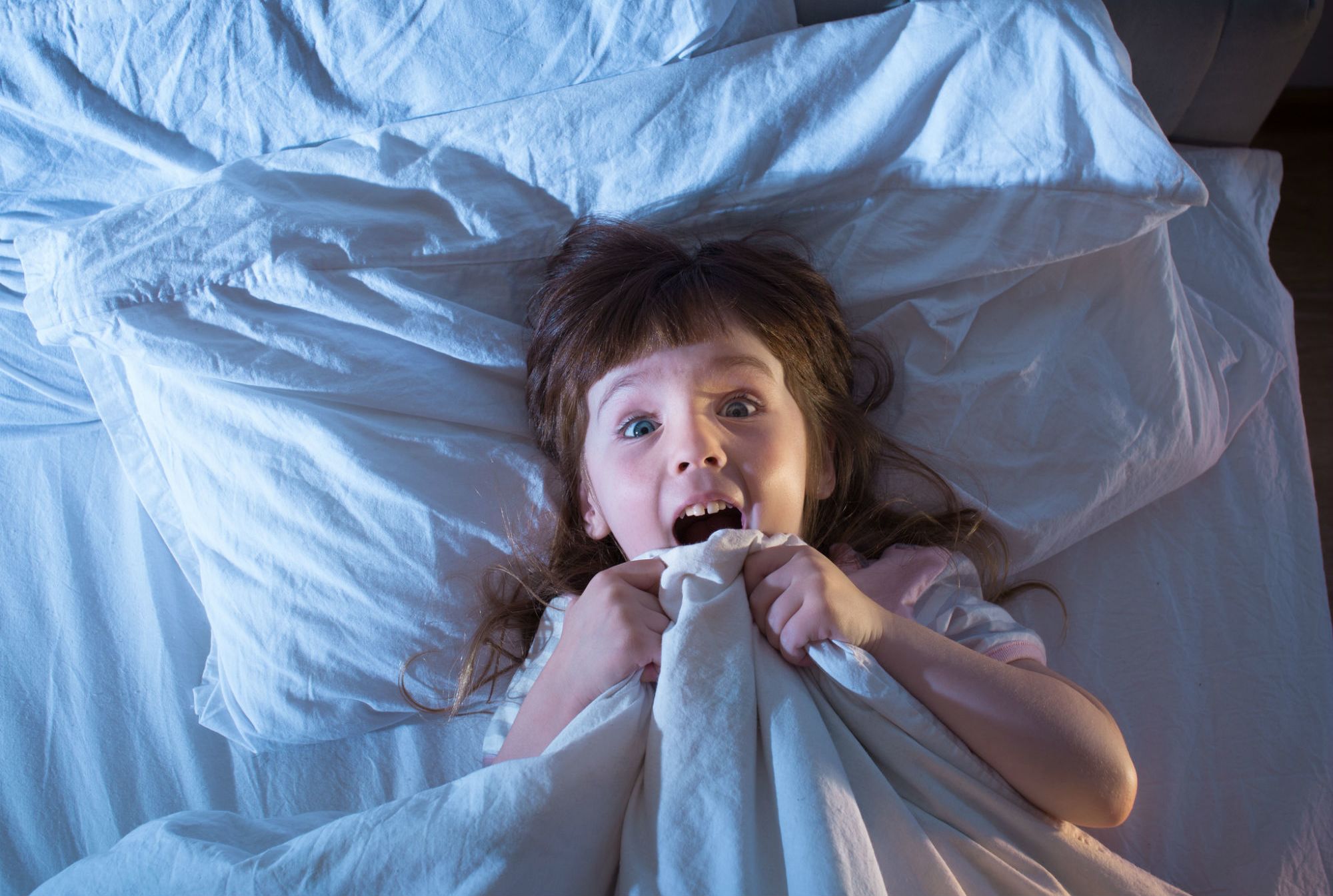 scared-person-in-bed-girl-sex