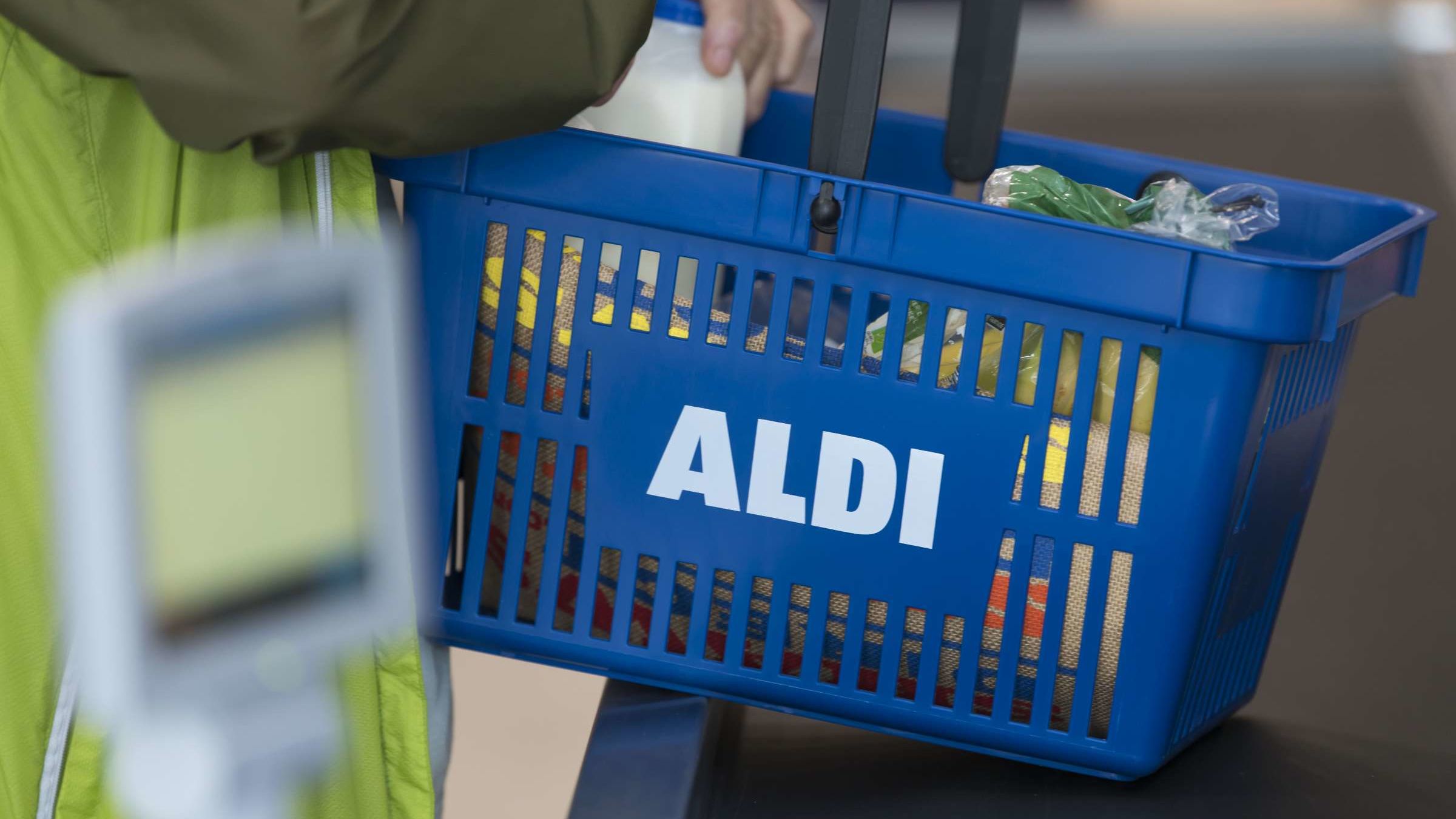 Why ALDI Grocery Stores Don't Have Phone Numbers | Mental Floss