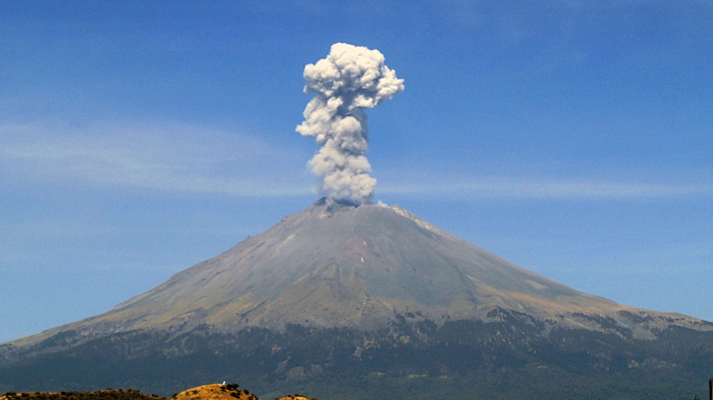 Popocatépetl Volcano Erupts | Mental Floss