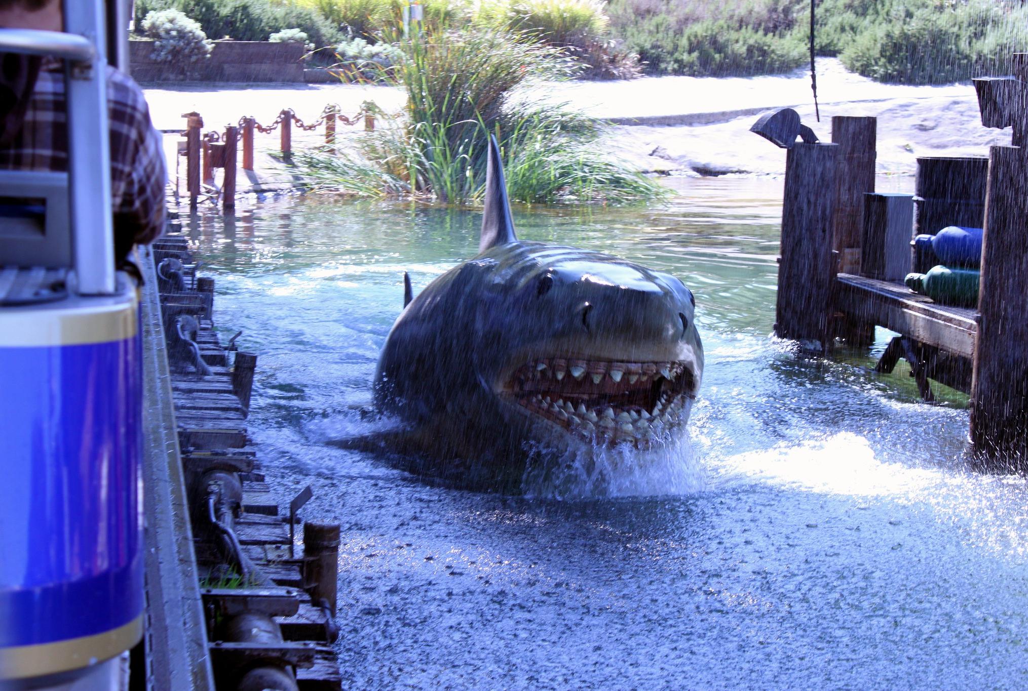 How Universal's Failed 'Jaws' Ride Terrorized (and Frustrated) Guests - Vimarsana News