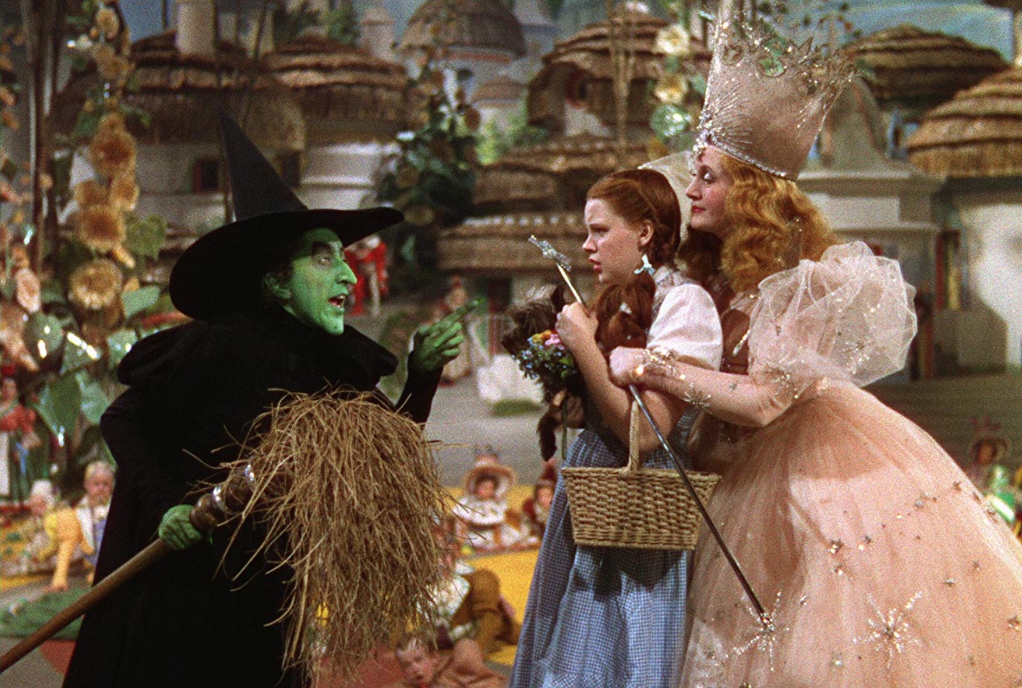 18 Wonderful (and Not-So-Wonderful) Facts About The Wizard of Oz ...