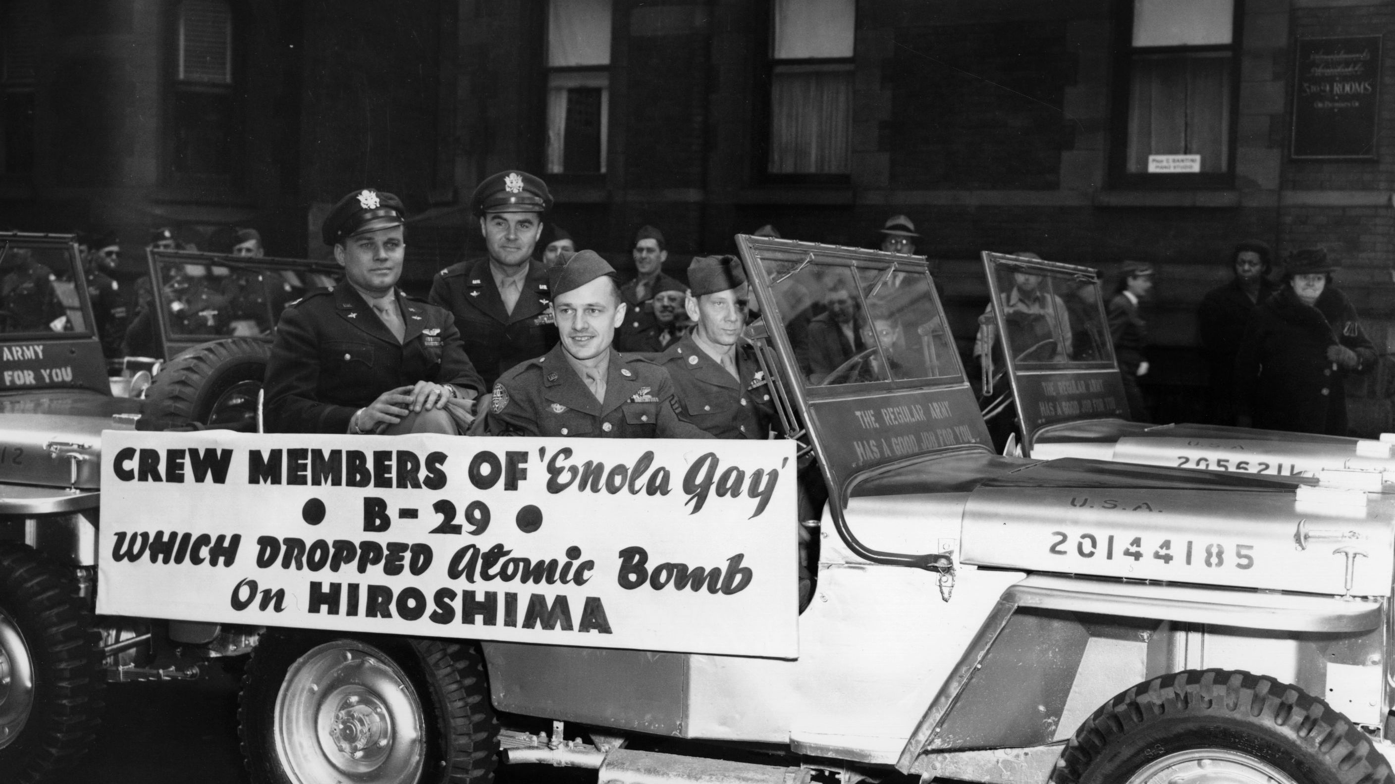 Crew of enola gay returns to hiroshima