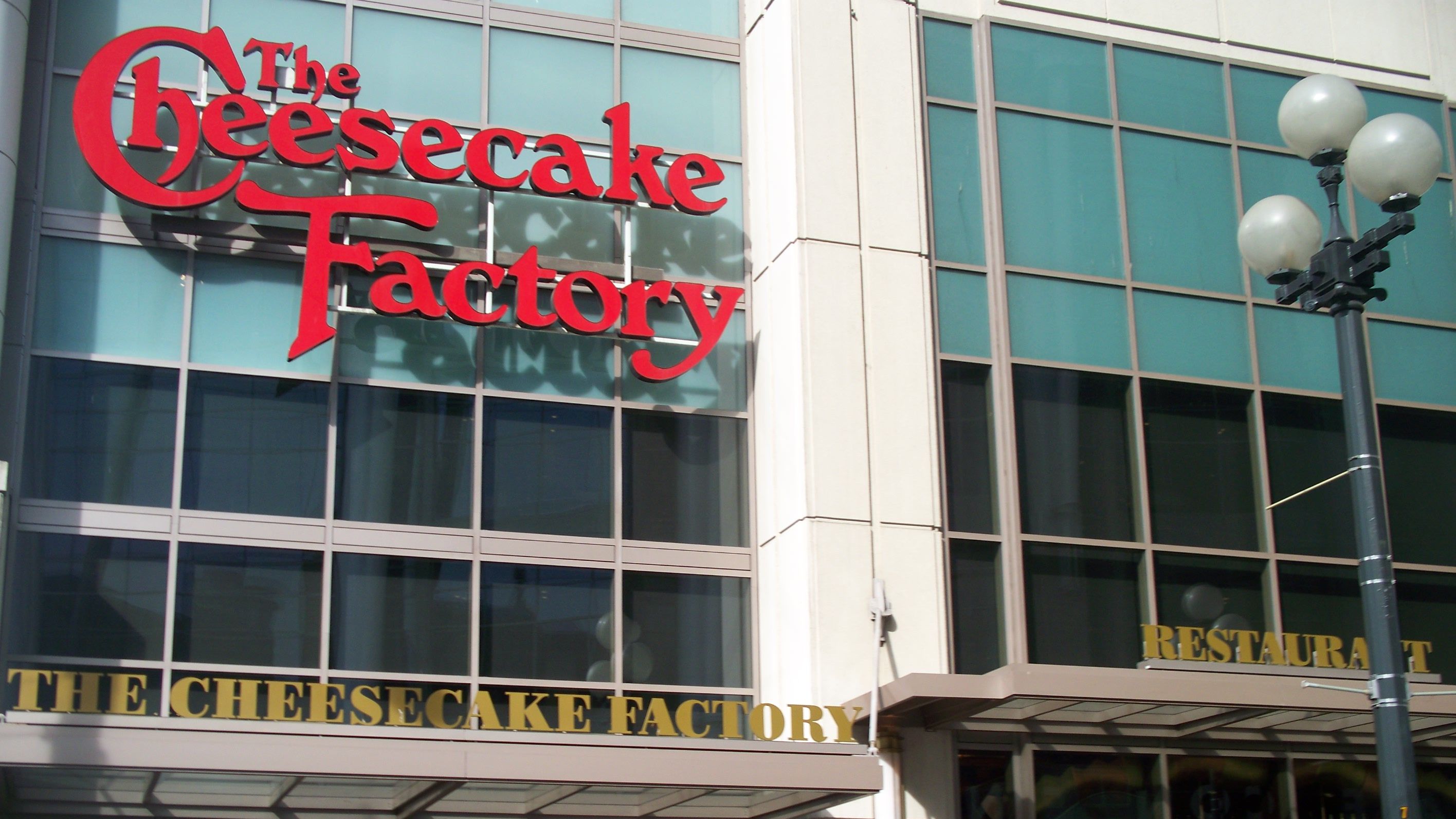 10 Facts About the Cheesecake Factory Mental Floss