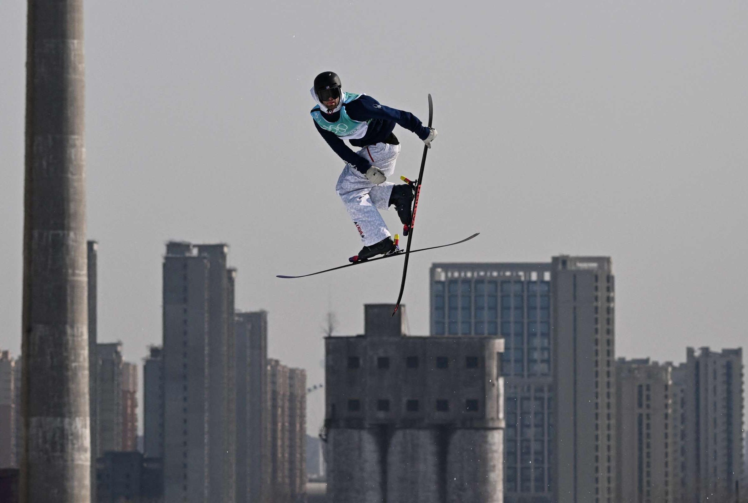 Why Do Some Olympic Freeskiers Compete Without Ski Poles? - Vimarsana News