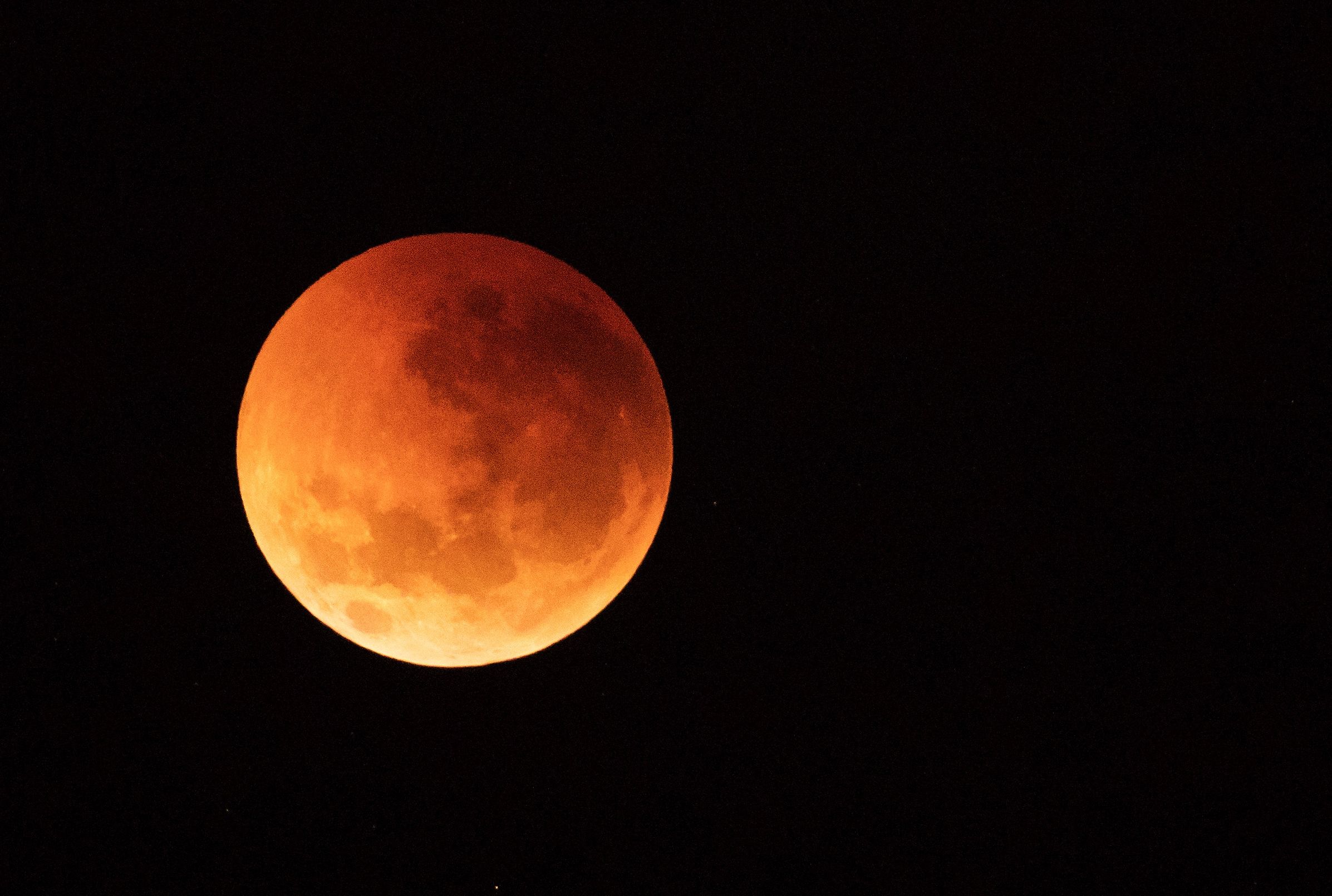 Mark Your Calendars A Rare Super Blood Wolf Moon Is Coming In January 2019 Mental Floss