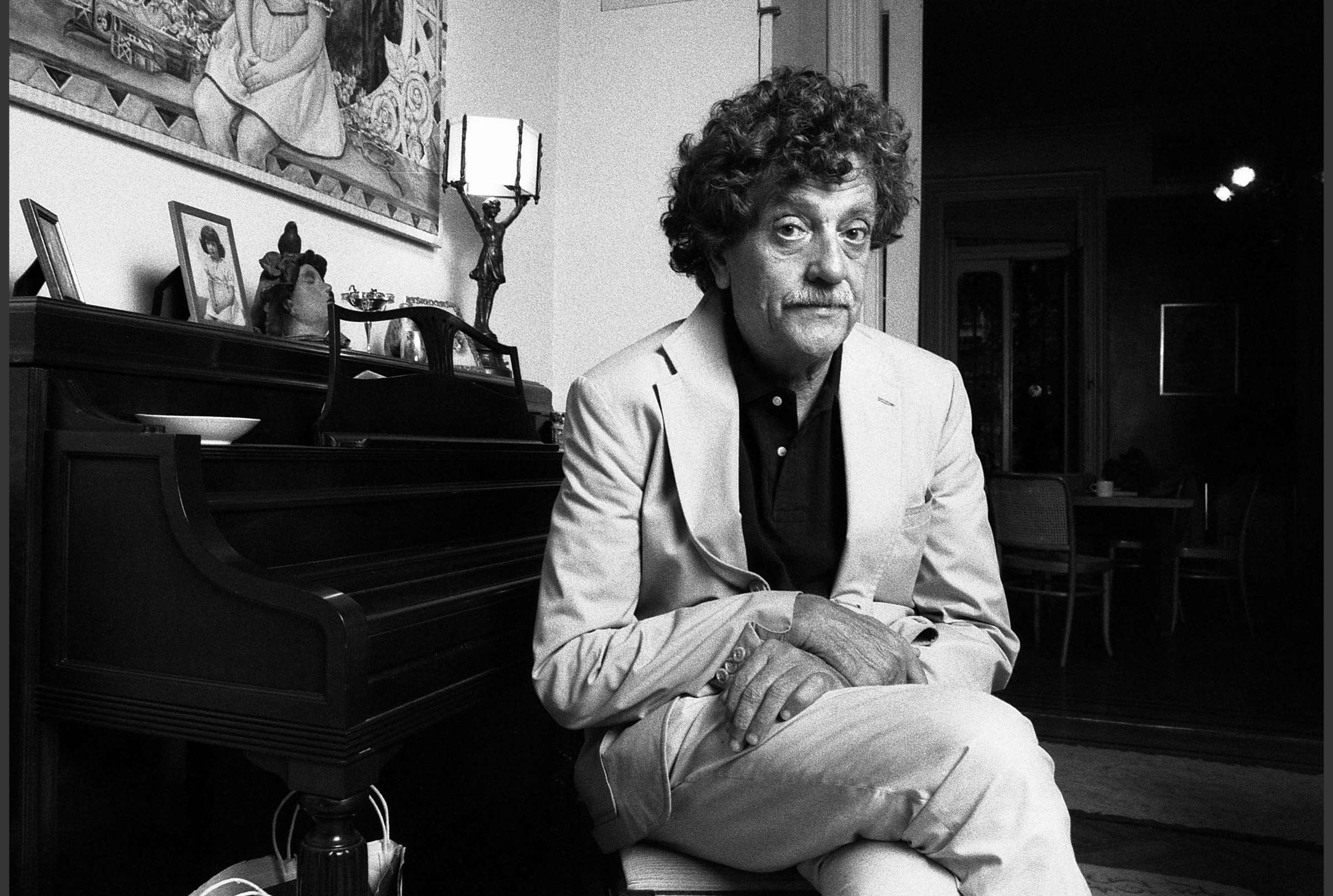 15 Kurt Vonnegut Quotes About Writers and Writing - Vimarsana News