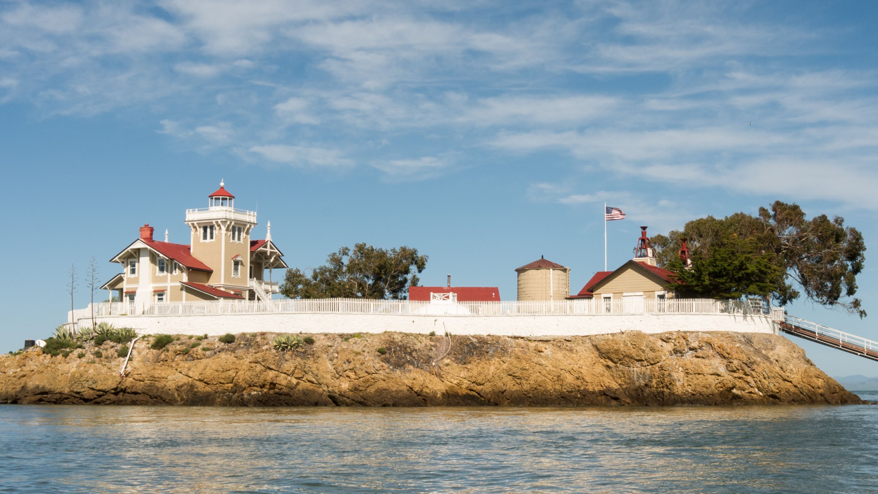 Dream Job Alert: Get Paid 0,000 as a Lighthouse Caretaker in San Francisco Bay Dream Job Alert: Get Paid 0,000 as a Lighthouse Caretaker in San Francisco Bay