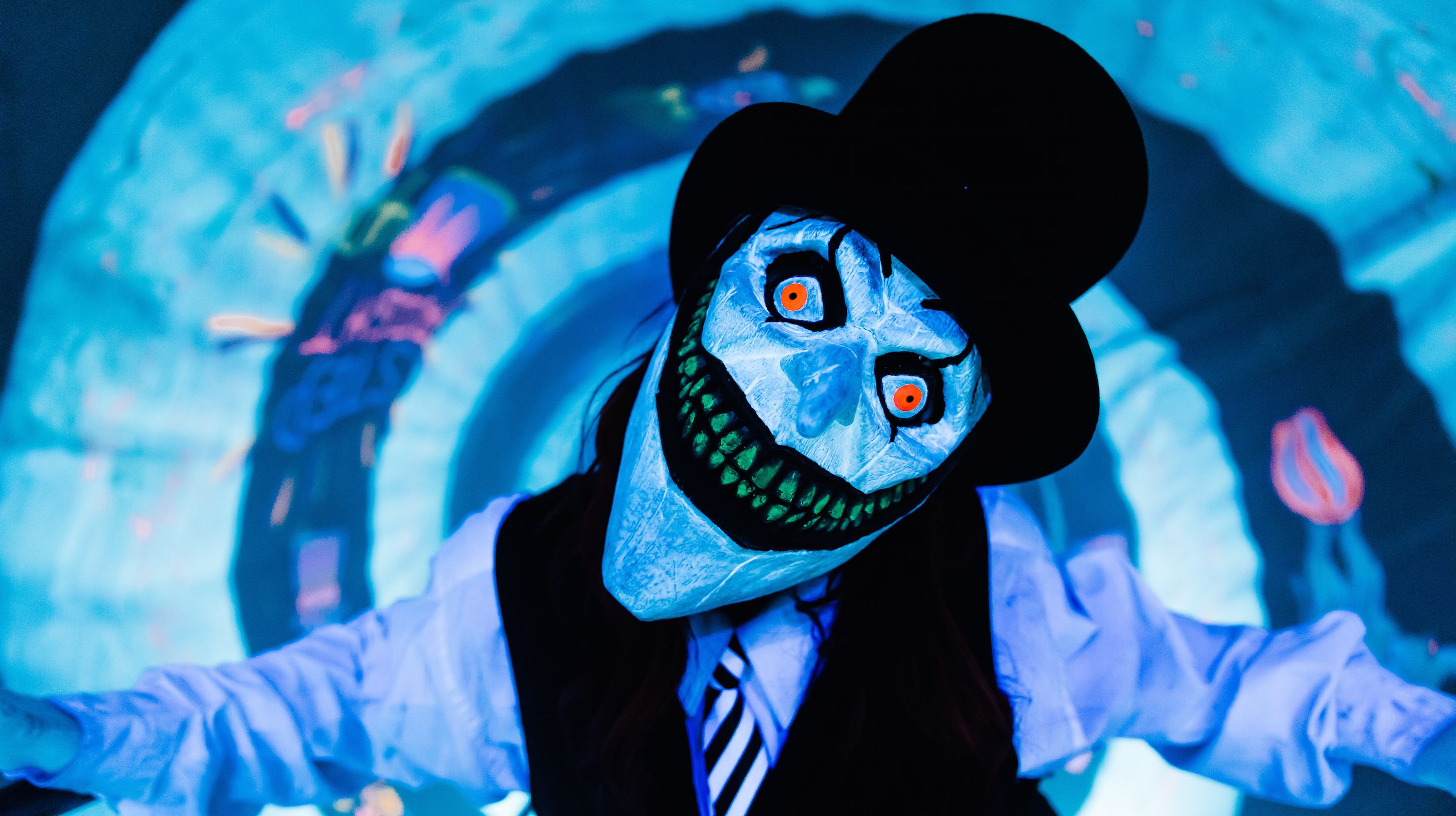 14 Behind-the-Scenes Secrets of Haunted House Actors ...