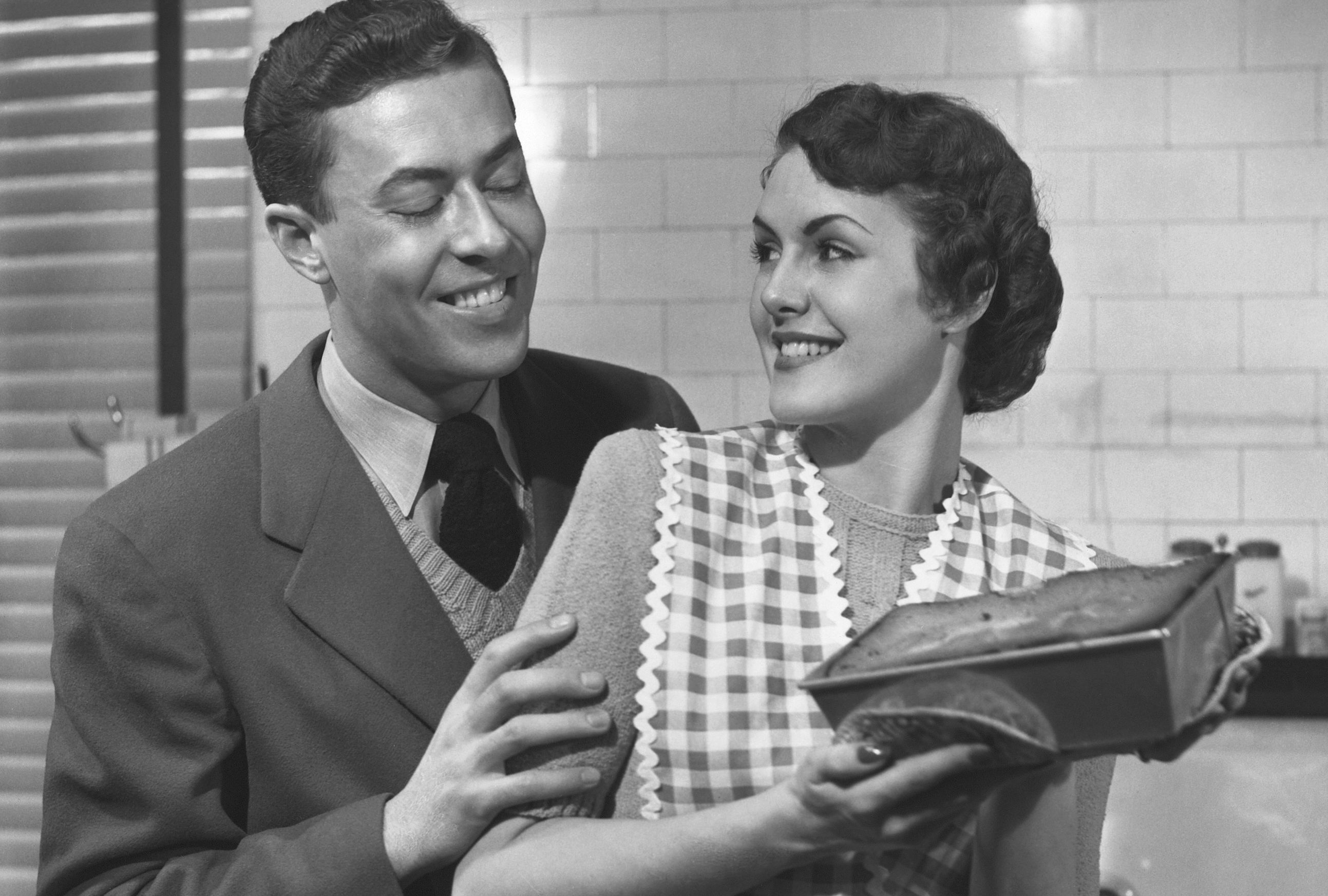 7 Tips for Keeping Your Man (from the 1950s) | Mental Floss