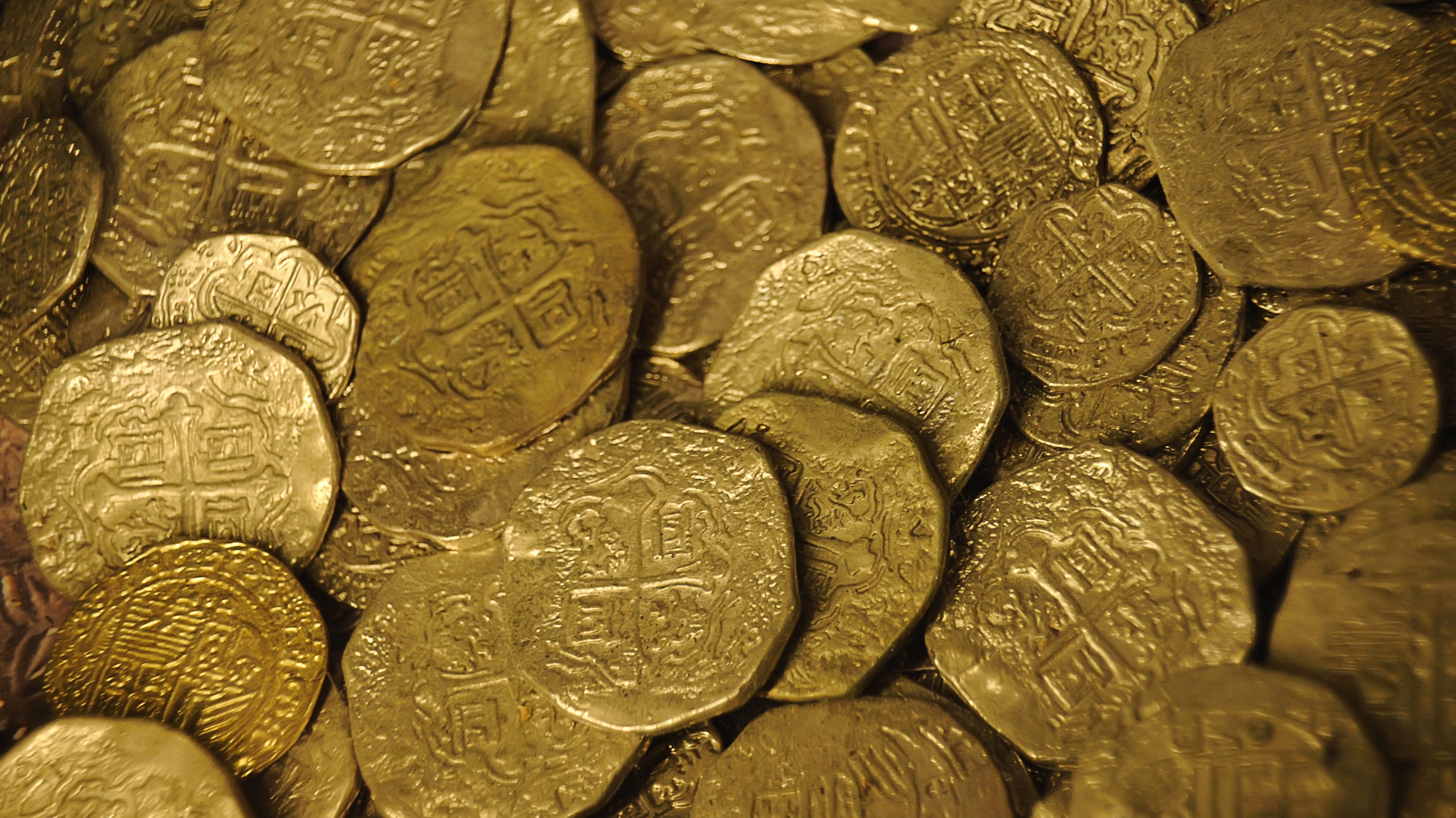 Золотые монеты 17 века