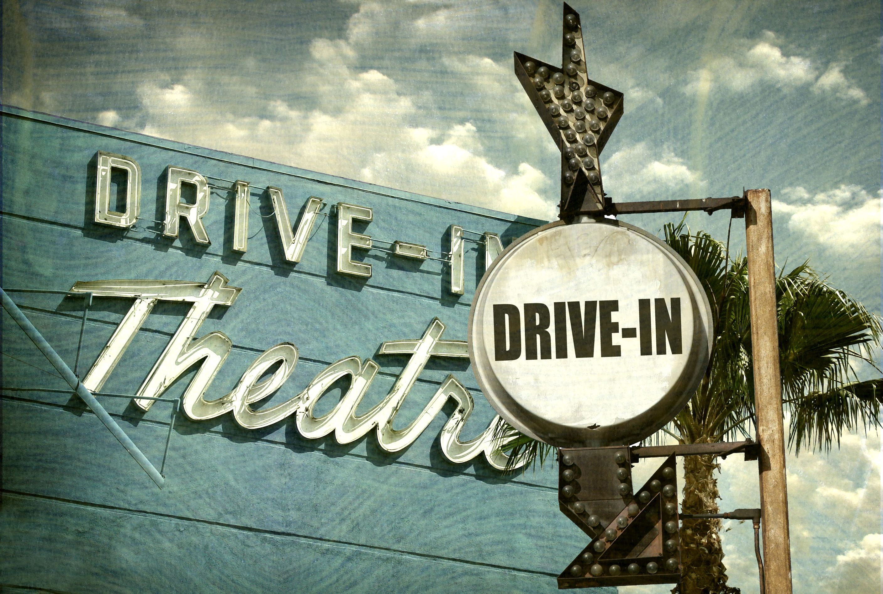 The 14 Coolest Drive In Movie Theaters In America Mental Floss