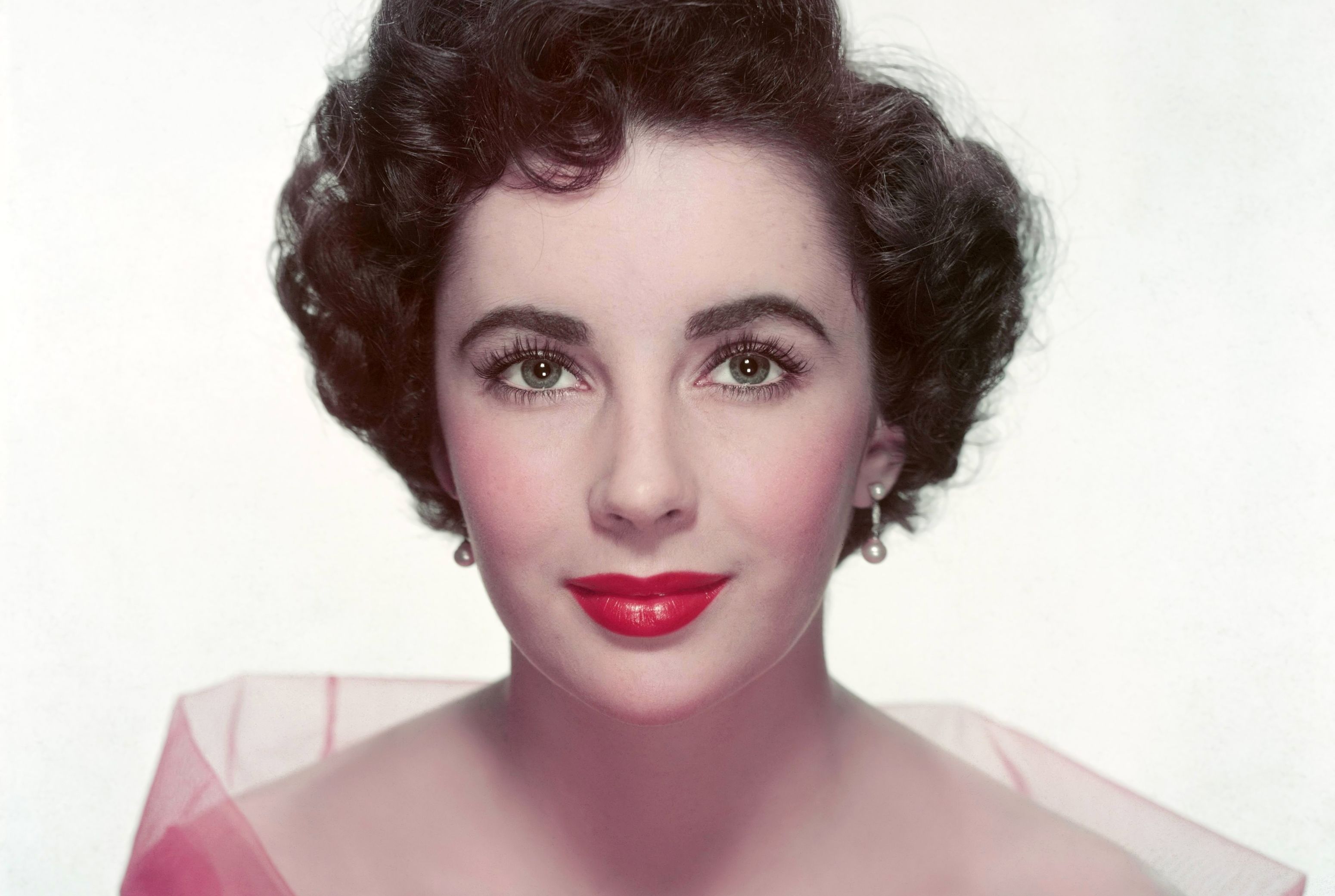 Elizabeth Taylor's 'Green Goddess' Rolls Royce, Oscar Gown, and More Will  Hit the Auction Block This Year | Mental Floss