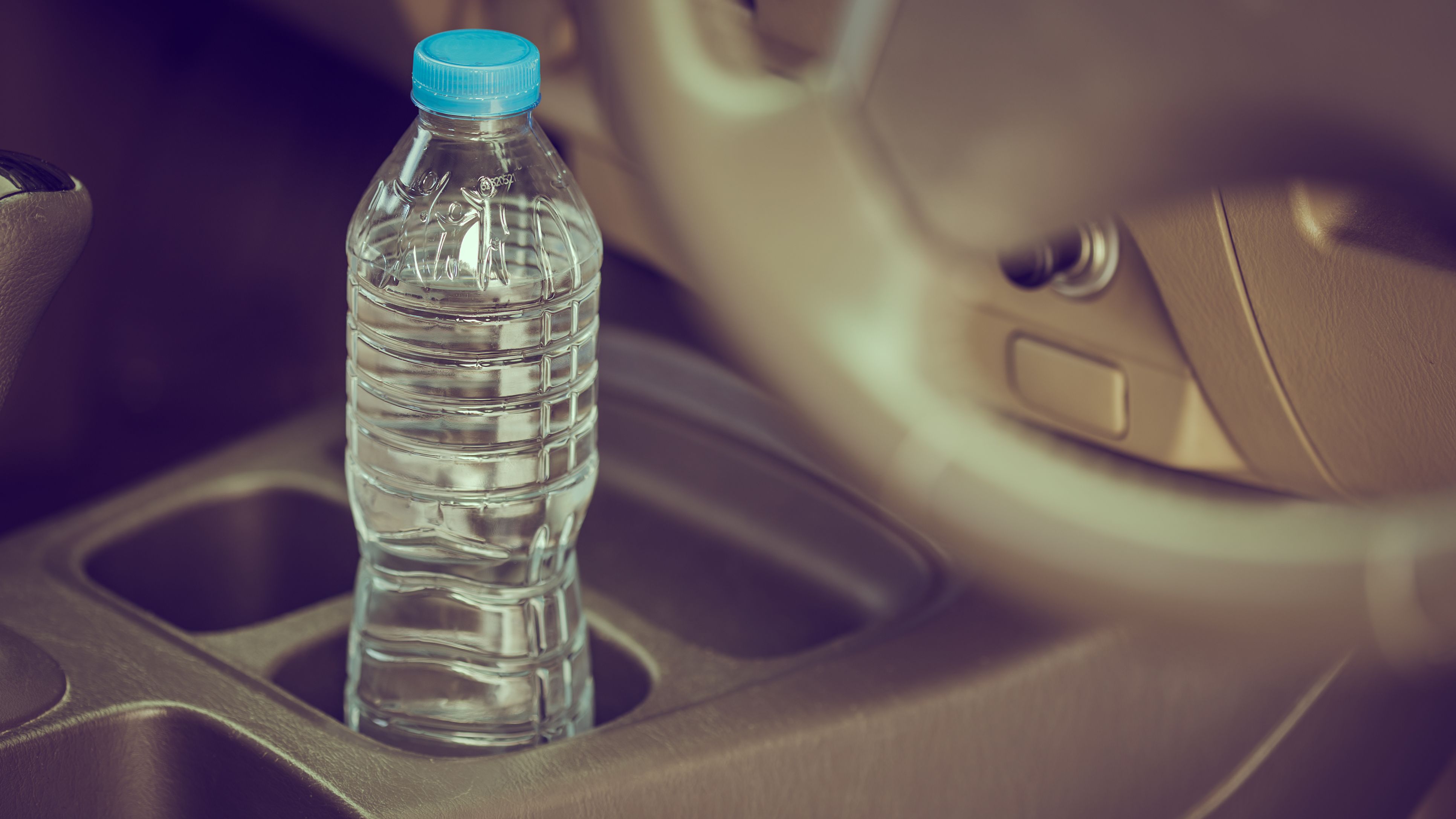 Is it bad to keep plastic water bottles in car?