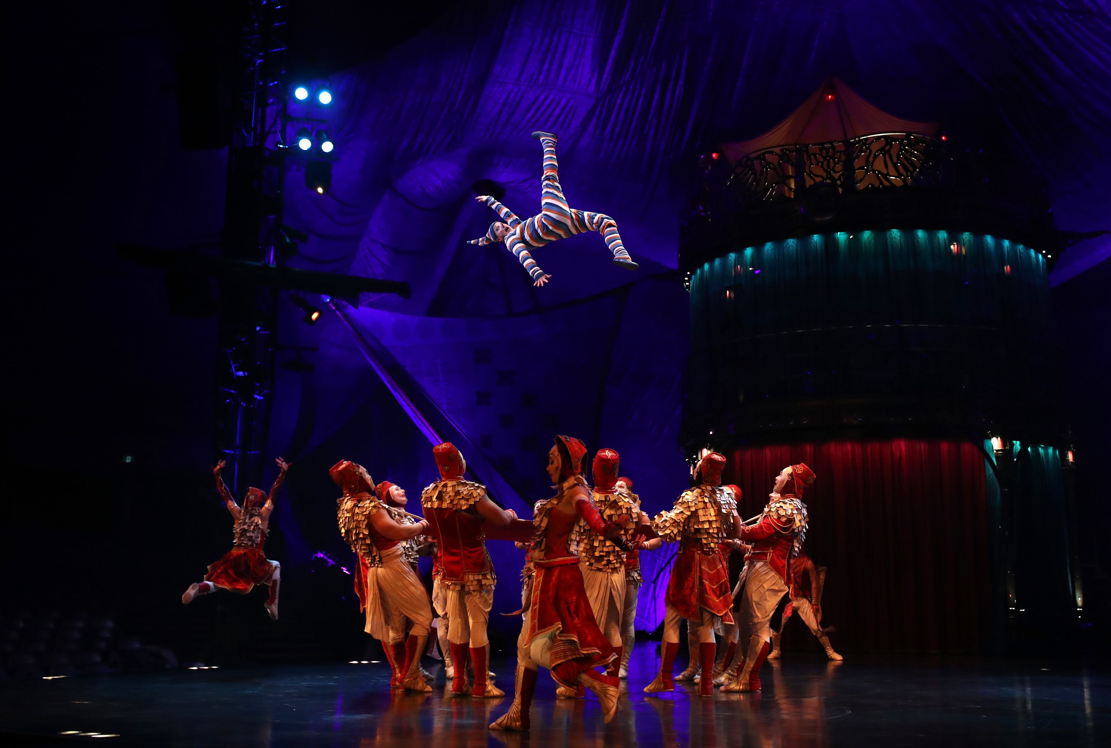 16 Jaw Dropping Facts About Cirque Du Soleil Mental Floss