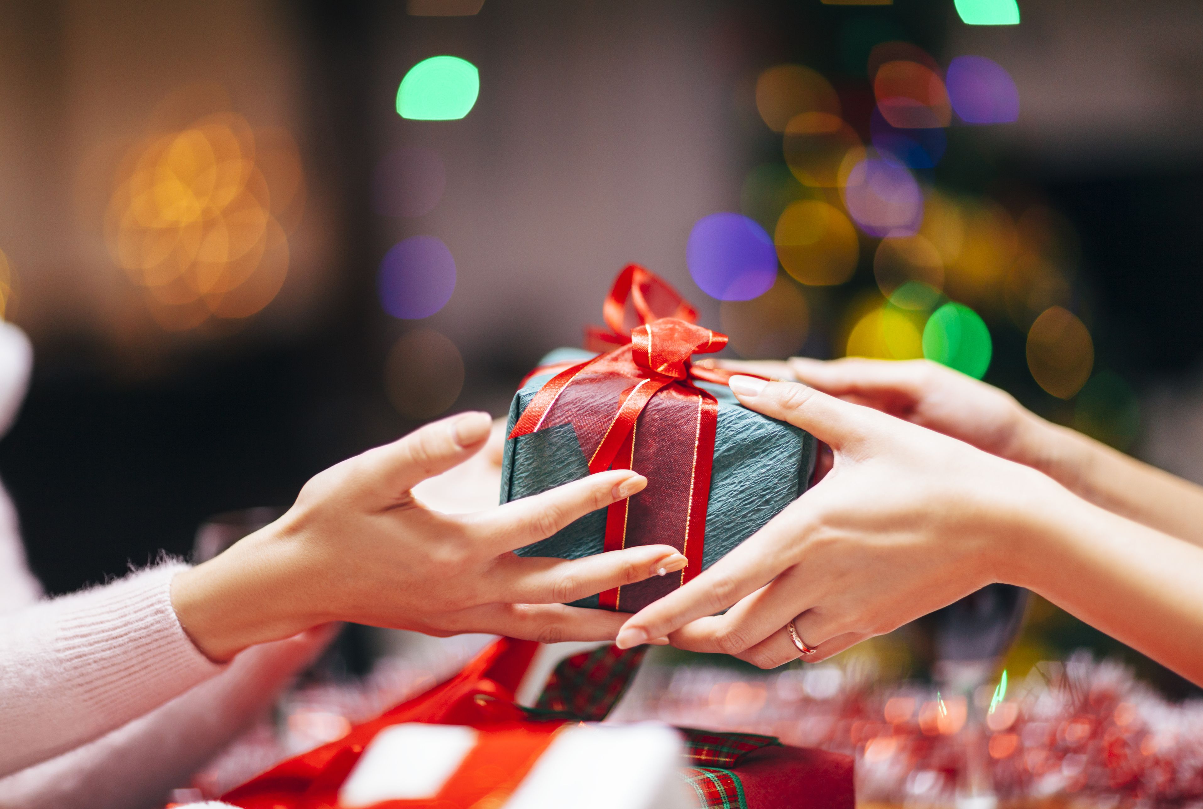 Gift Vs Present What Is The Difference Mental Floss