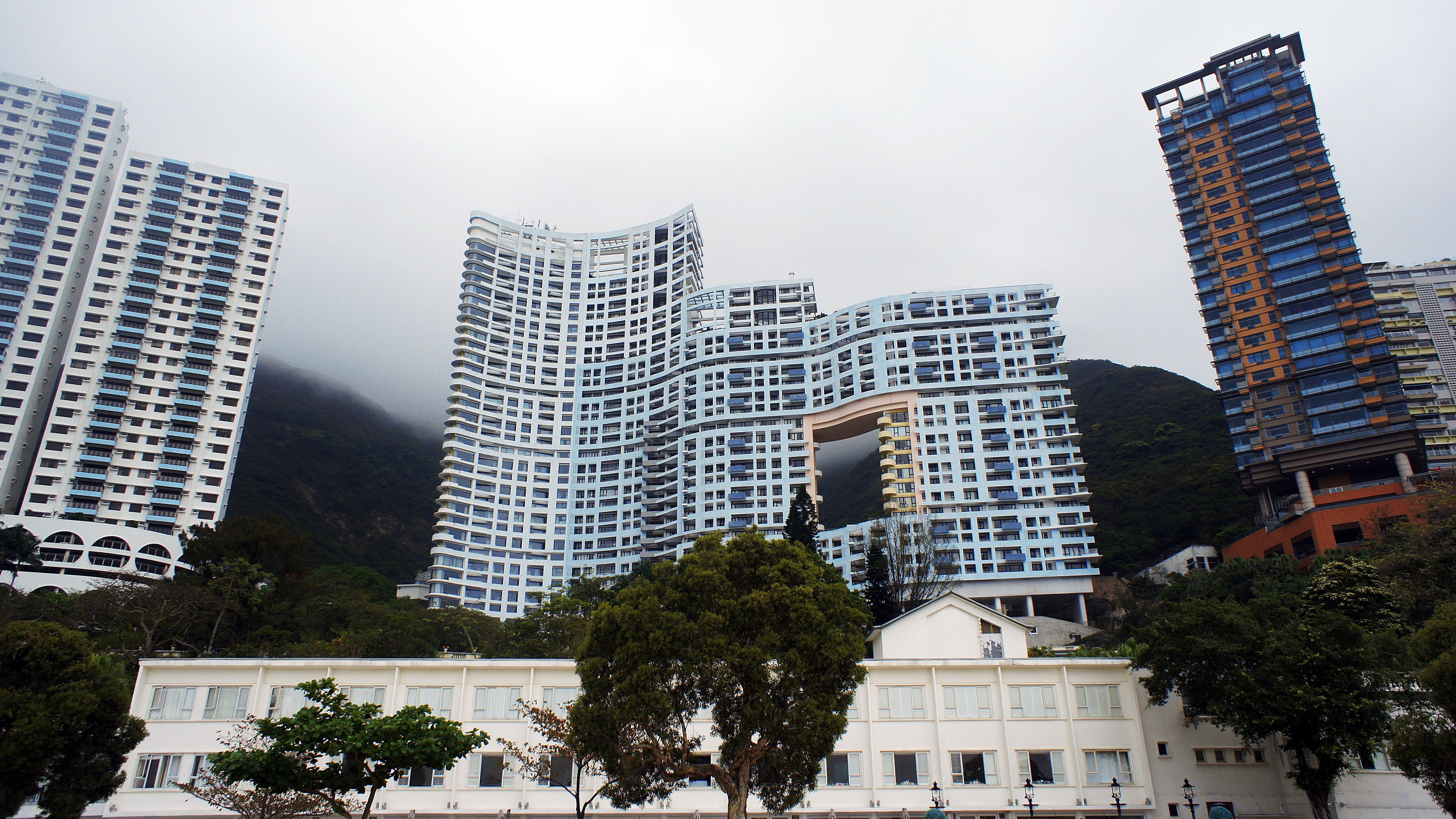 Hong Kong's Peculiar Architecture Can Be Explained by Feng Shui ...
