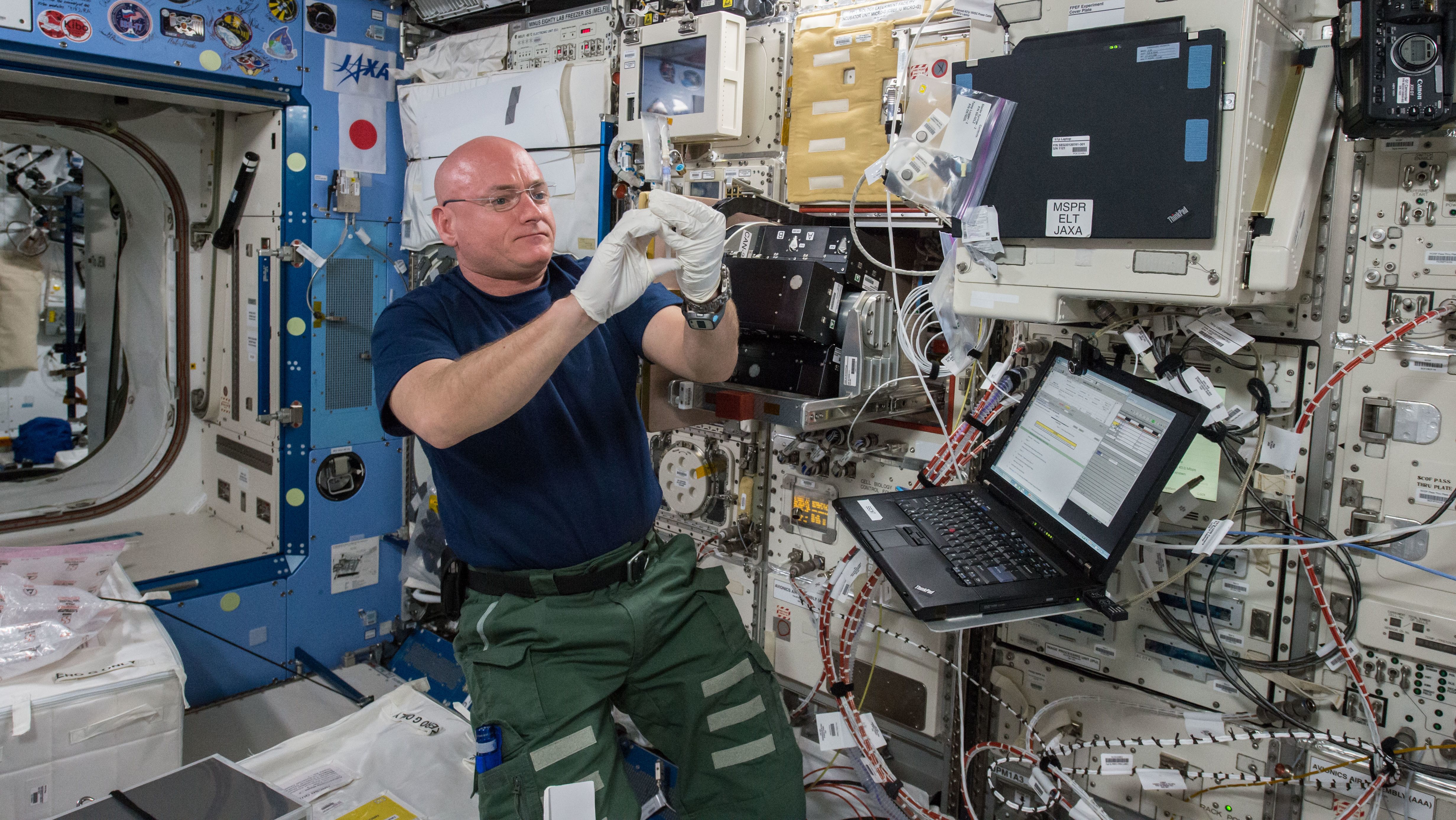 The Fascinating Device Astronauts Use to Weigh Themselves in Space