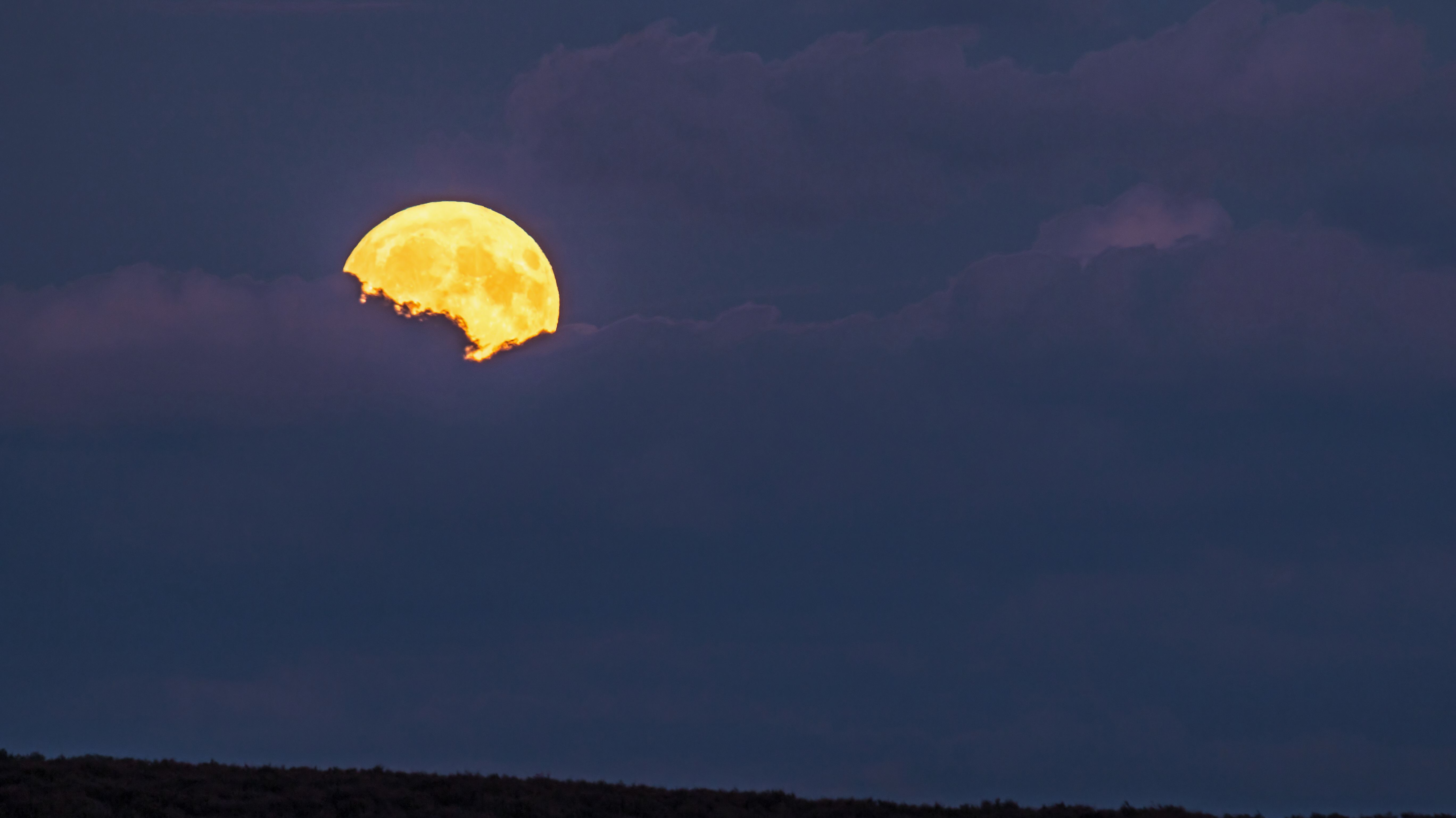 A Full Harvest Moon Is Coming in September Mental Floss