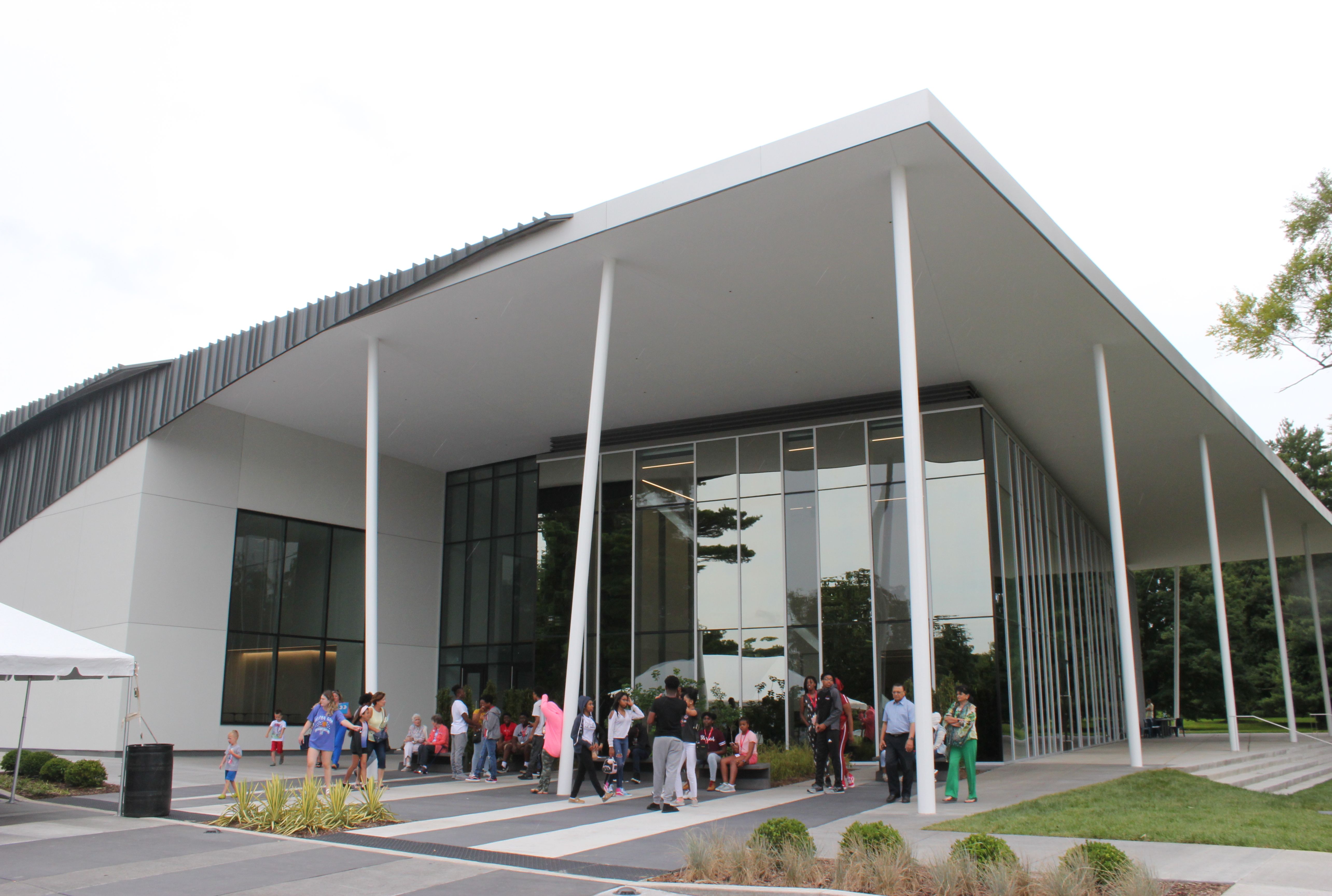 Book Lovers Can Play Cook And Craft At The New 18 Million Northeast Library In Louisville Kentucky Mental Floss