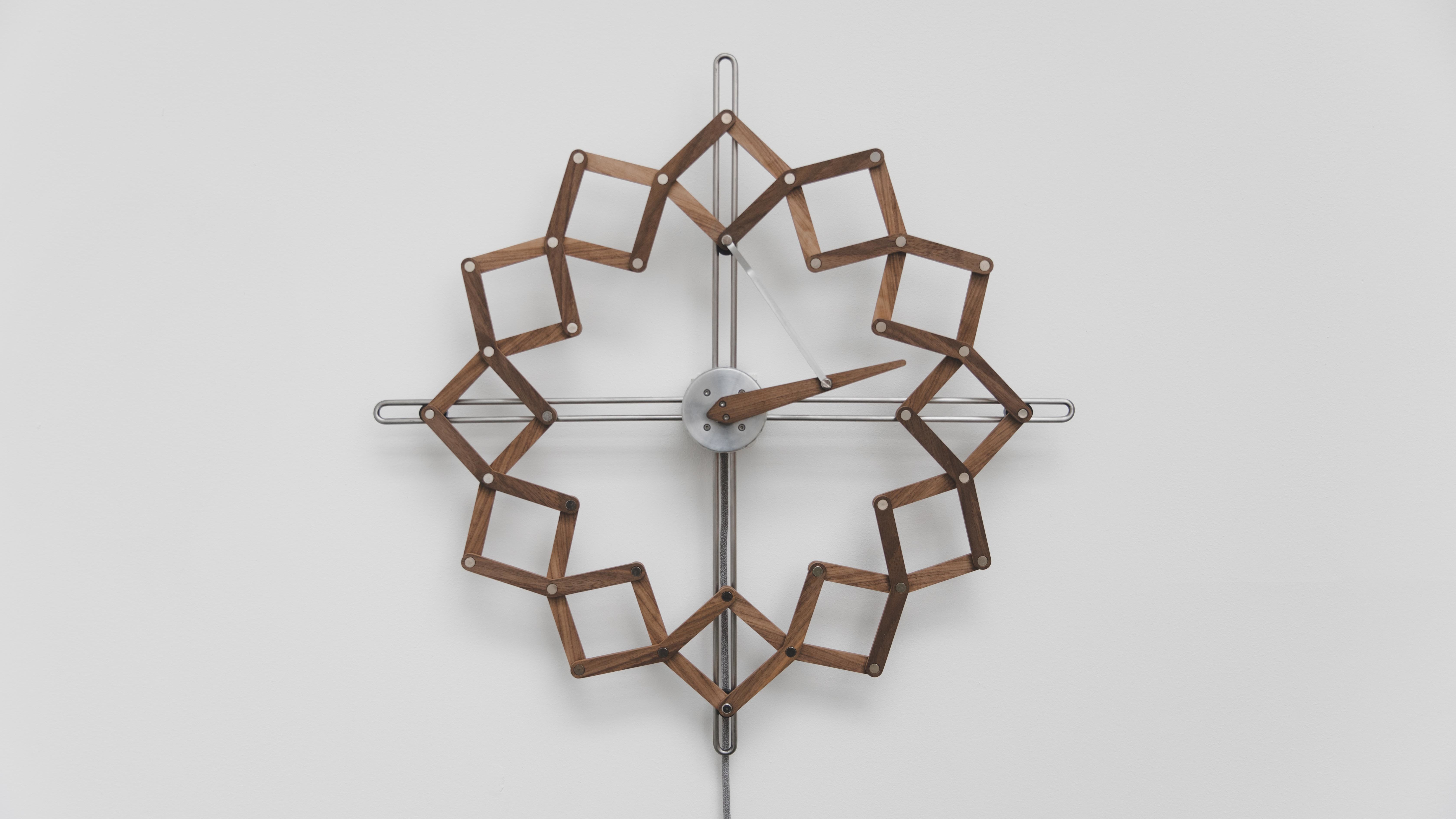 This Dynamic Clock Changes Shape Throughout the Day Mental Floss