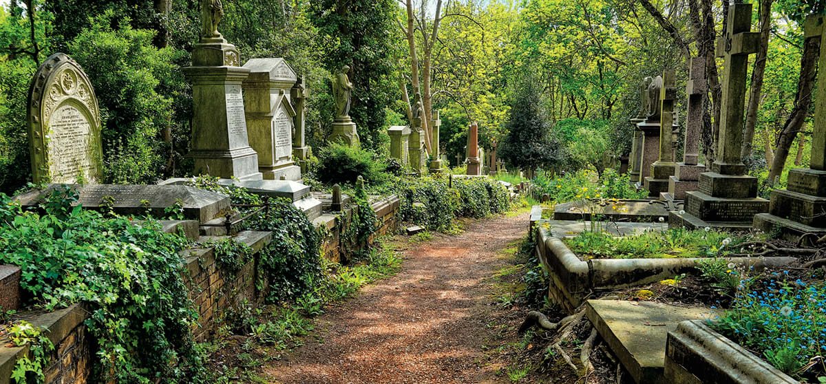 12 Of The Most Beautiful Cemeteries Around The World Mental Floss Among the many, many people buried here are balzac, georges bizet, maria callas, frederic chopin, thomas couture, alphonse daudet, paul dukas, marcel marceau, gertrude stein, oscar wilde and jim. 12 of the most beautiful cemeteries