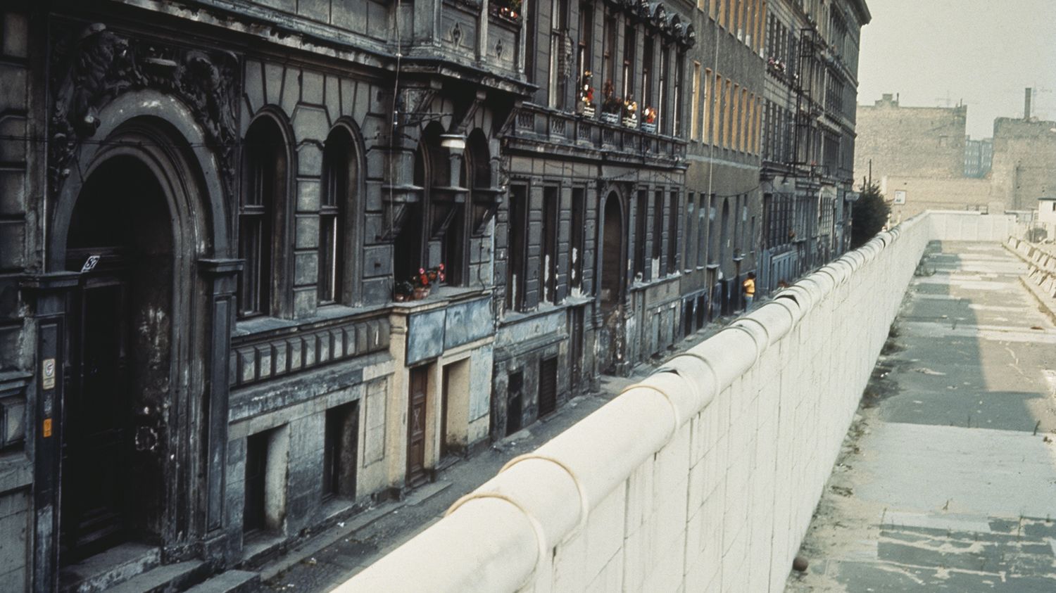 Why the Berlin Wall Rose and Fell | Mental Floss