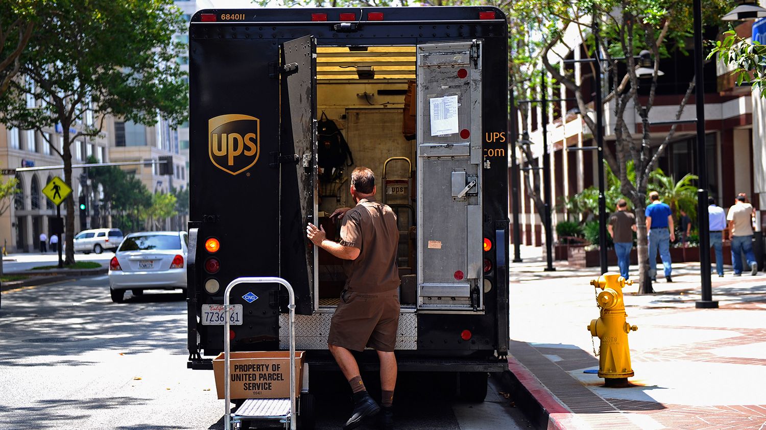 18 Secrets of UPS Drivers | Mental Floss