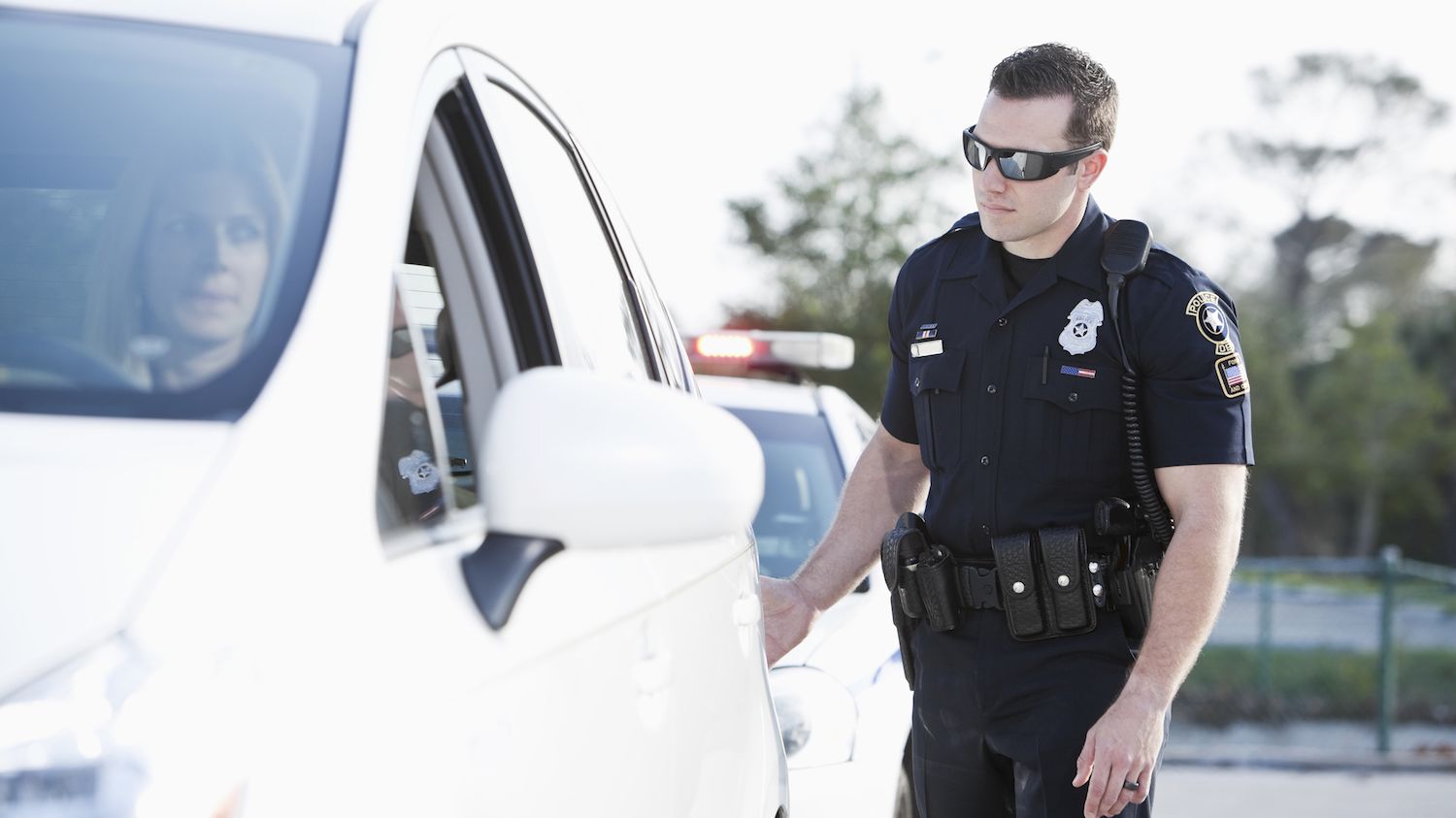 The Reason Police Officers Tap Your Taillight When They Pull You Over Mental Floss