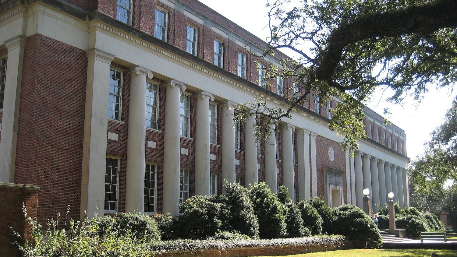Tulane University Offers Free Semester to Students Affected by