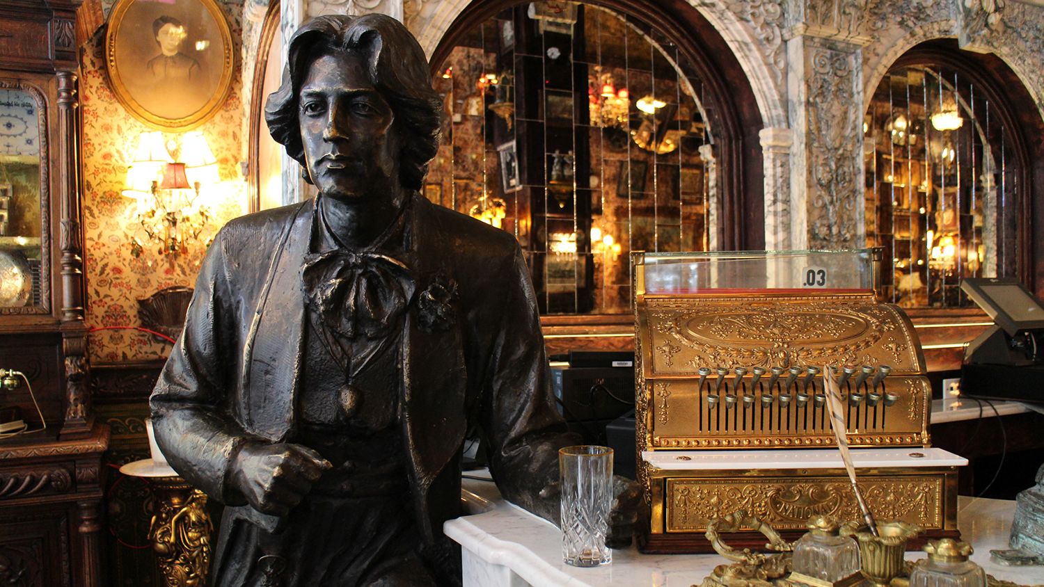 Oscar Wilde-Themed Bar to Open in NYC | Mental Floss
