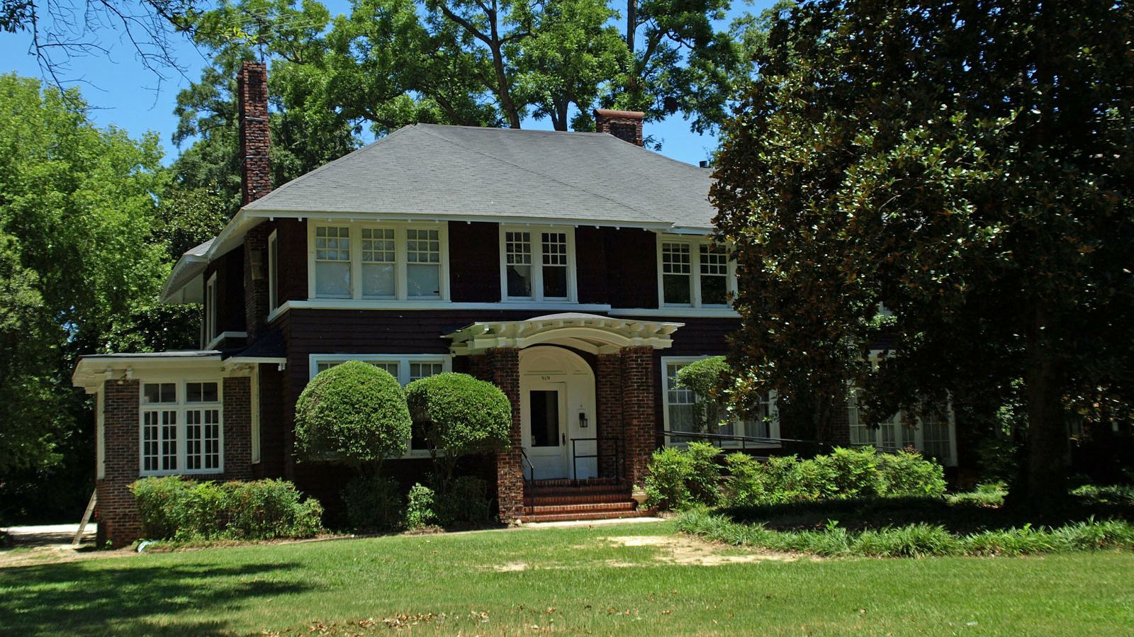 You Can Now Rent the Montgomery, Alabama Home of Zelda and F. Scott