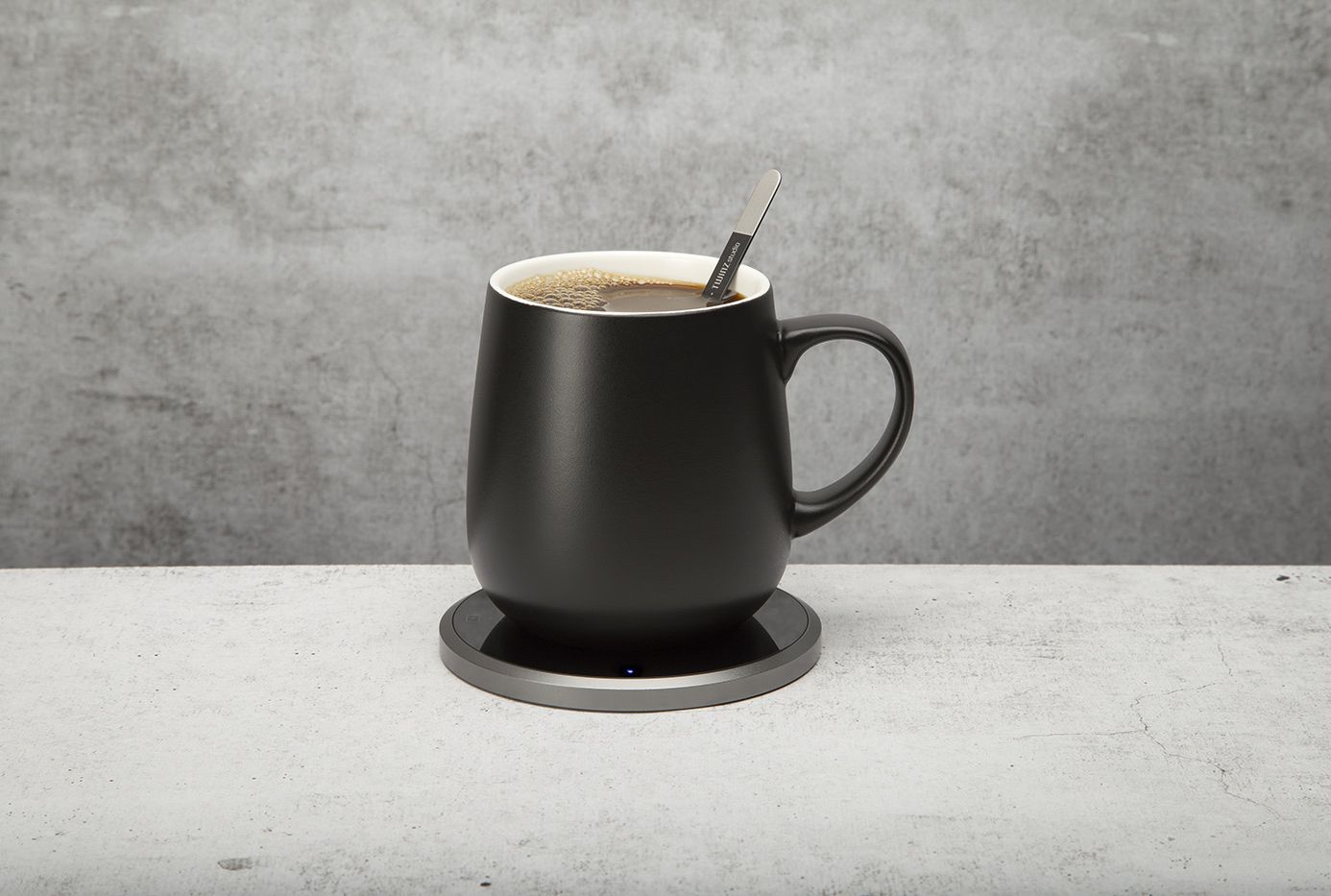 This Self Warming Mug Doubles As A Wireless Phone Charger Mental