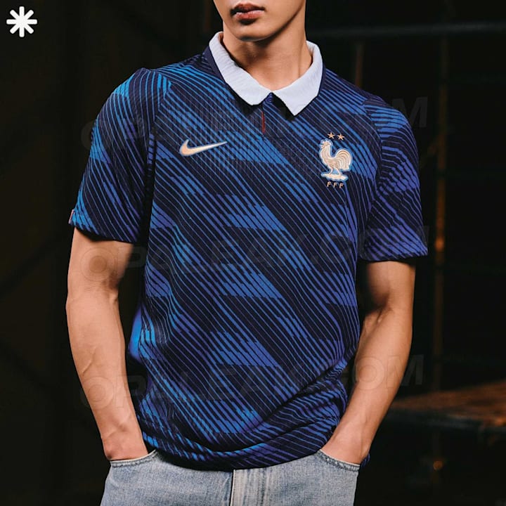 Le maillot domicile de l'équipe de France