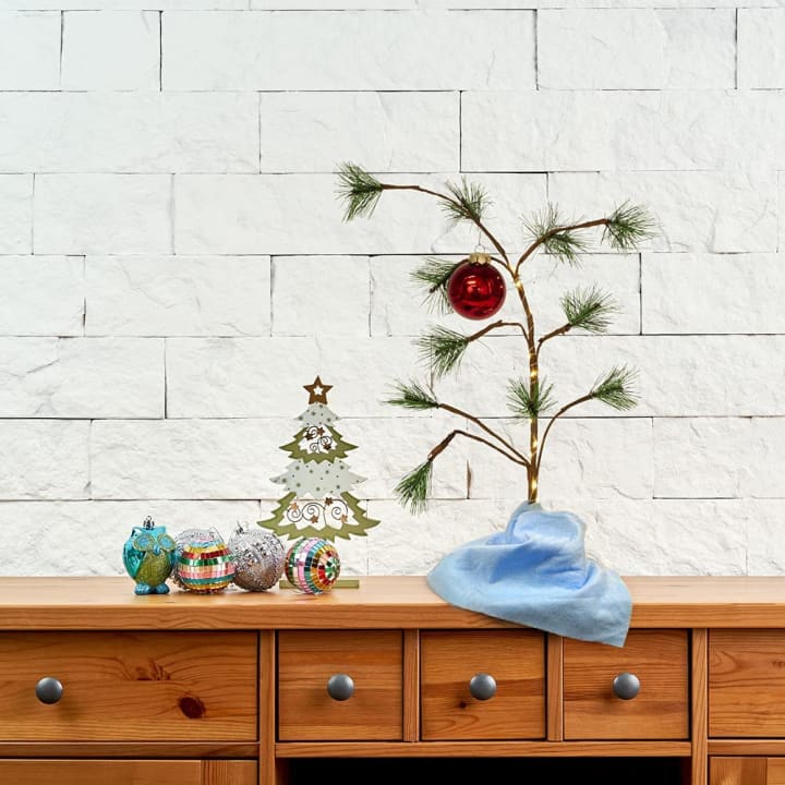 Charlie Brown Christmas Tree with Linus's Blanket Holiday Décor and Classic Ornament