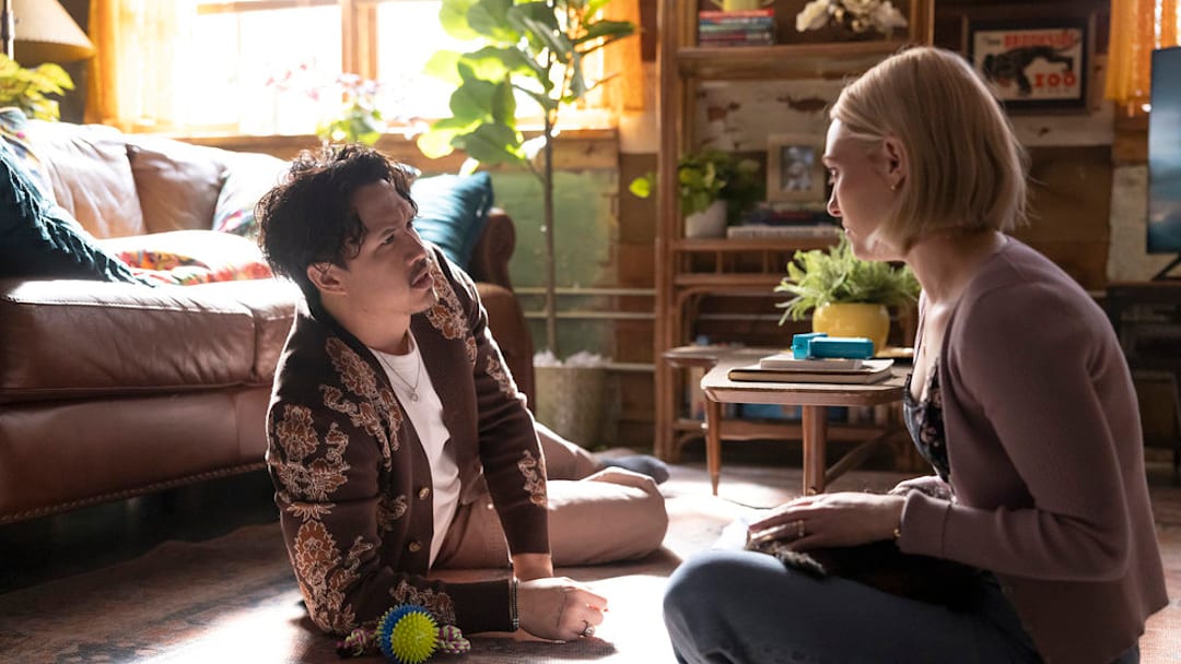 GROSSE POINTE GARDEN SOCIETY -- "Seasons" Episode 110 -- Pictured: (l-r) Alexander Hodge as Doug, AnnaSophia Robb as Alice -- (Photo by: Mark Hill/NBC)