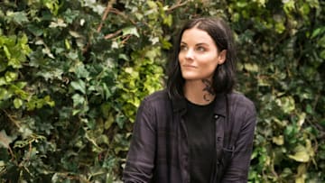 BLINDSPOT -- "I Came to Sleigh" Episode 501 -- Pictured: Jaimie Alexander as Jane Doe -- (Photo by: Barbara Nitke/Warner Brothers/NBC)