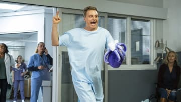 RESIDENT ALIEN -- "Old Friends" Episode 201 -- Pictured: Alan Tudyk as Harry Vanderspeigle -- (Photo by: James Dittiger/SYFY)