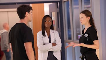 CHICAGO MED -- "Take a Look in the Mirror" Episode 1013 -- Pictured: (l-r) Ashlei Sharpe Chestnut as Naomi Howard, Sarah Ramos as Dr. Caitlin Lenox 