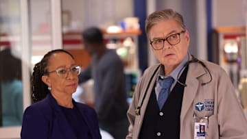 CHICAGO MED -- "The Invisible Hand" Episode 1020 -- Pictured: (l-r) S. Epatha Merkerson as Sharon Goodwin, Oliver Platt as Dr. Daniel Charles -- (Photo by: George Burns Jr/NBC)