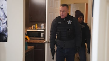 CHICAGO P.D. -- "Greater Good" Episode 12015 -- Pictured: Jason Beghe as Sgt. Hank Voight -- (Photo by: Elizabeth Sisson/NBC)
