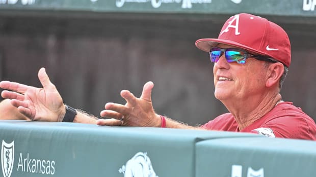 Razorbacks Dave Van Horn in the dugout against Mississippi State