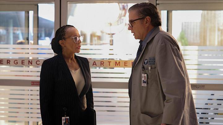 CHICAGO MED -- "Sink or Swim" Episode 1001 -- Pictured: (l-r) S. Epatha Merkerson as Sharon Goodwin, Oliver Platt as Dr. Daniel Charles -- (Photo by: George Burns Jr/NBC)