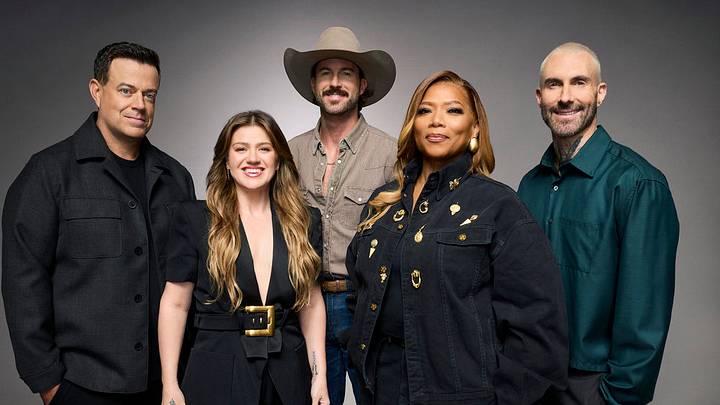 THE VOICE -- Season: 30 -- Pictured: (l-r) Carson Daly, Kelly Clarkson, Riley Green, Queen Latifah, Adam Levine