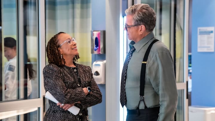 CHICAGO MED -- "We All Fall Down" Episode 1101 -- Pictured: (l-r) S. Epatha Merkerson as Sharon Goodwin, Oliver Platt as Dr. Daniel Charles -- (Photo by: Elizabeth Sisson/NBC)