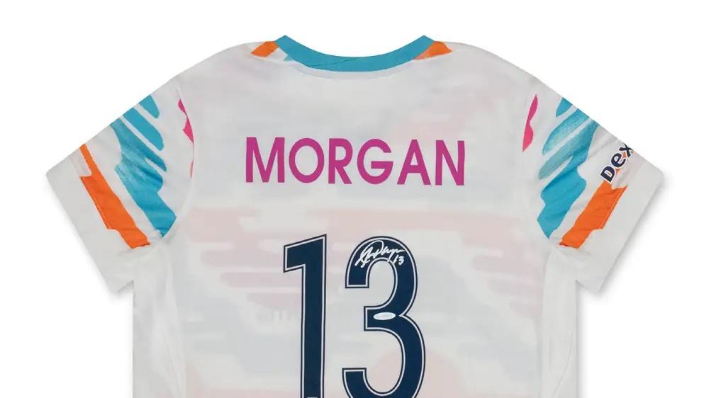 Alex Morgan Signs Exclusive Deal with Upper Deck