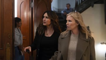 LAW & ORDER: SPECIAL VICTIMS UNIT -- "Prima Nocta" Episode 25011 -- Pictured: (l-r) Mariska Hargitay as Captain Olivia Benson, Kelli Giddish as Amanda Rollins -- (Photo by: Virginia Sherwood/NBC)